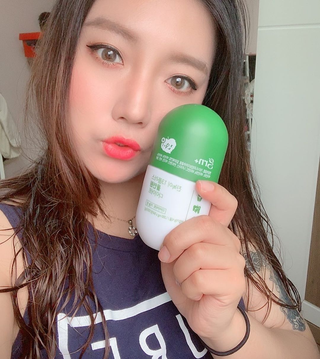 나히찡 on Instagram: “Grn 제품이라면 일단 믿고 먹어버리는데 ,, 이미 분홍이 초록이 플러스 하늘이 천둥이  다이어트 제품이라면 수없이 먹어봣는데  여름맞이 특별다이어트로 올인원케어라는  대박 진녹이 🍃 #깻잎추출물 이 들어잇어서 체지방 감소에  도움을 주는 완전…”
