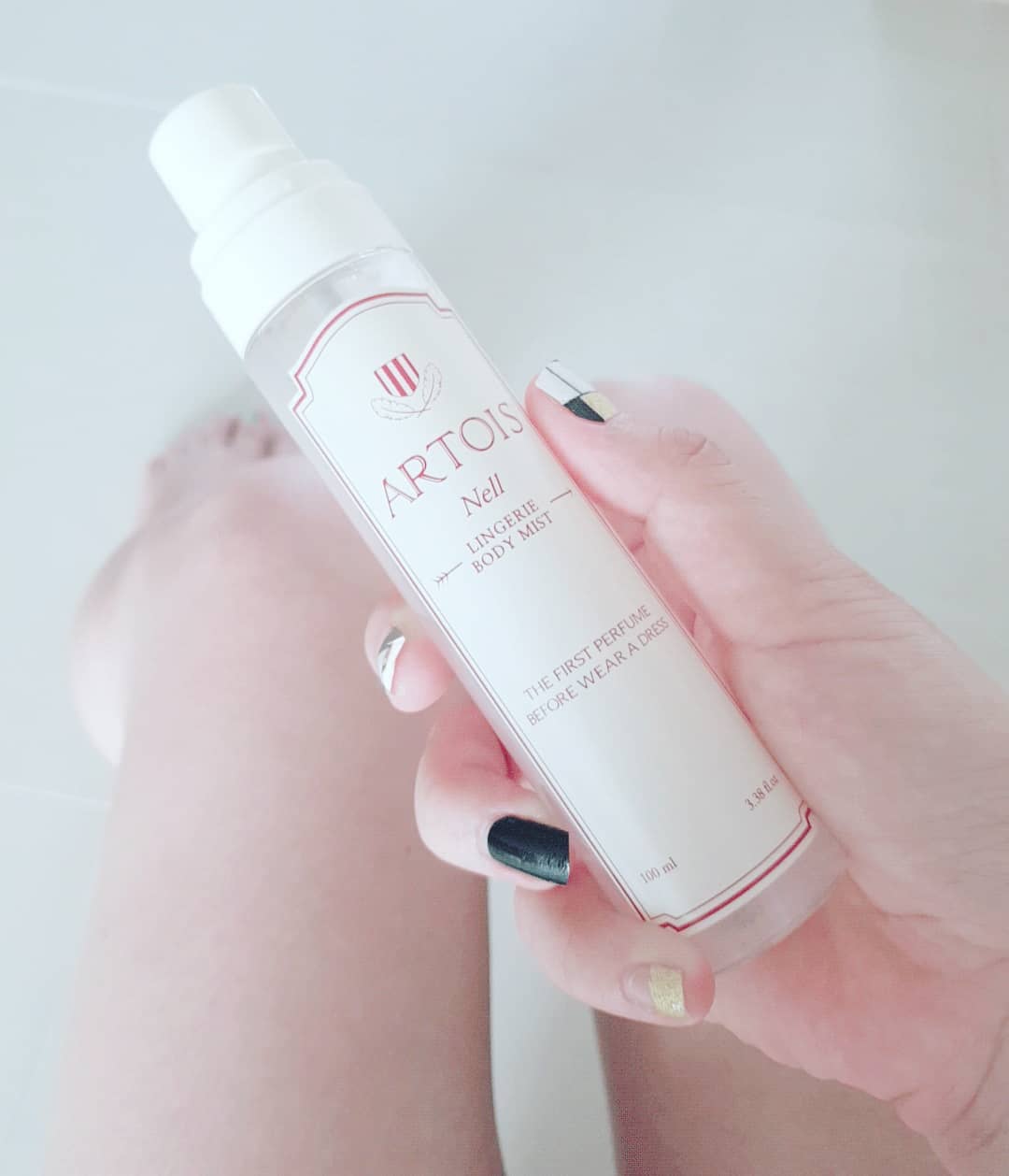 아이엠로로🌸 on Instagram: “몸이 365일 건조한 나님에게 증말 찰떡같은 바디미스트.. 여름에 바디로션 바르는거.. 넘 싫은데ㅠ 요것 만나고!!!!!! 24시간이 촉촉하다💗!!!! 향수대용으로 사용가능하고 어떤 향 하지 고민하다가 플로럴 머스크 했는데..담번엔…”