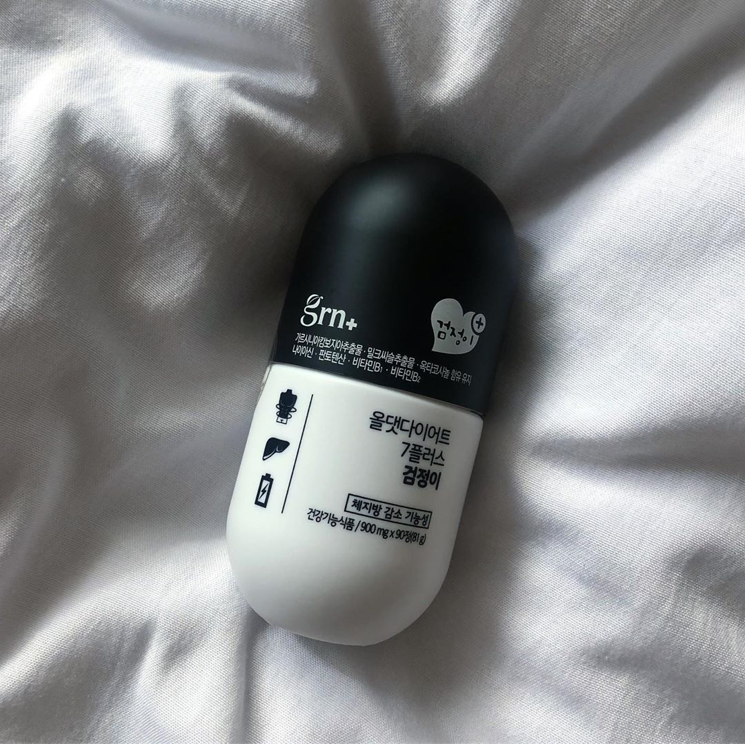 승연 on Instagram: “#grn검정이  후기 많기로 소문난 grn 분홍이,초록이의 남자 버전!!! 새로나온 다이어트 보조제 검정이를 오빠에게 선물하였습니다 🤭🖤 체지방 감소 뿐만 아니라 간 건강, 지구력 증진 등 한 알로 해결 가능하다고 합니다👏🏻 오빠도 이거 먹고…”