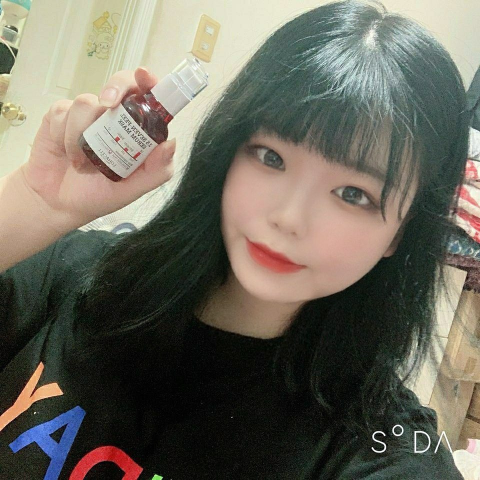 혜 지 on Instagram: “#lohacell ♥️ 주1회 집에서 하는 피부관리 👍 ph3.5의 낮은산도가 피부에 롤링 되면서 알칼리화된 피부밸런스를 잡아주고 , 7가지 ACID 성분 배합으로 피지와 블랙헤드 관리가 가능합니다 😊 써보니까 블랙헤드도 눈에 보이게끔 없어지고…”