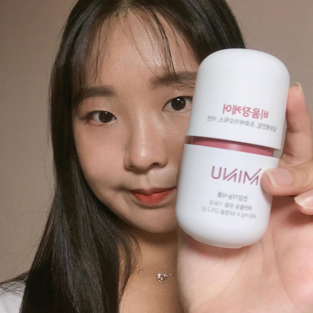 윤진 on Instagram: “덕분에 변비 탈출😆 효과 짱짱 사실 복용법 몰라서 아침 저녁으로 두 알씩 먹었는데 효과도 괜찮고 부작용도 없어서 좋았당 변비약처럼 배 아프게 해소가 아니라 건강하게 패턴을 맞춰주는거 같다 변비인들에게 추천추천😃 . . .  #MINU #미누…”