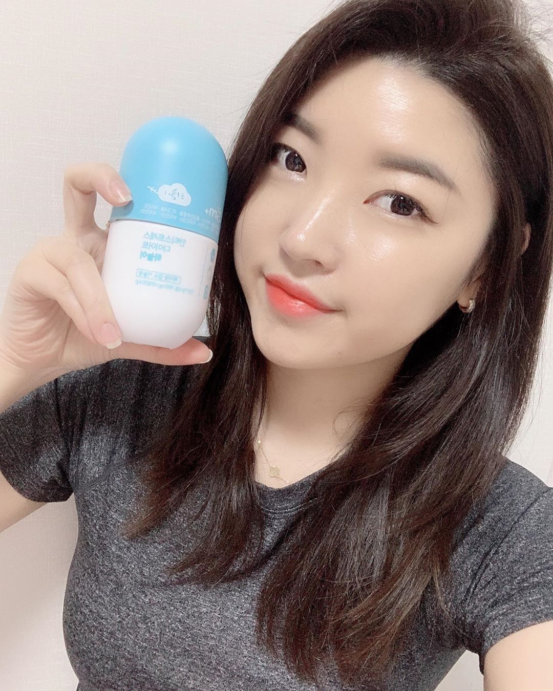 ᴴᵞᴱˢᵁ💕 on Instagram: “푸꾸옥 올때도 챙겨왔죠 ~ 야시장에서 엄청 먹었어도 하늘이 덕분인지 체중 변화는 많이 없는 듯 ! 비타민도 함유되어있어서 건강도 챙길 수 있어서 좋구 자기전에 3알만 챙기면 되니까 간편❣️ . . . #하늘이 #grn #지알엔 #grn다이어트…”
