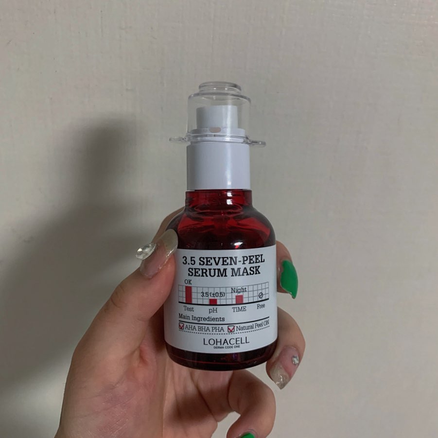 이경민 (19) on Instagram: “💉로하셀 3.5 세븐-필 세럼 마스크💉 해운대 갔다 와서 피부 벗겨지고 난리 났는데 그나마 좀 잠재우는데 도움 됐던 제품 💦 여름이라 피지가 많아지는 느낌이 들었었는데 이 제품 쓰고 싹 사라졌어용 ph 3.5의 낮은 산도가 피부에 롤링 되며 알칼리화…”
