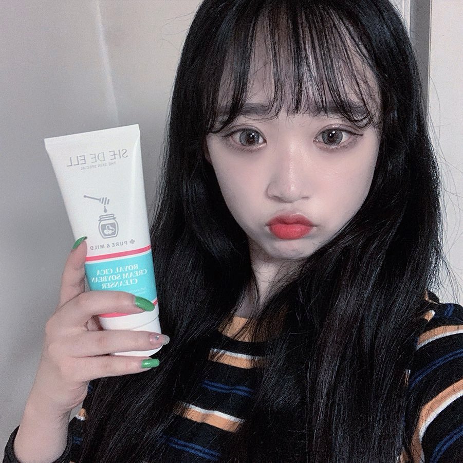 이경민 (19) on Instagram: “🛁쉬드엘 로얄시카 크림 콩클렌저🛁 쫀쫀한 제형과 풍성한 거품에 약산성 클렌저로 피부장벽을 보호해주고, ewg 올 그린 등급으로 순하기까지 한 클렌저 🤭 사용 후에 당김 없이 촉촉해서 만족스러웠던 제품 ❣️ #Shedeell #쉬드엘 #쉬드엘콩클렌저…”