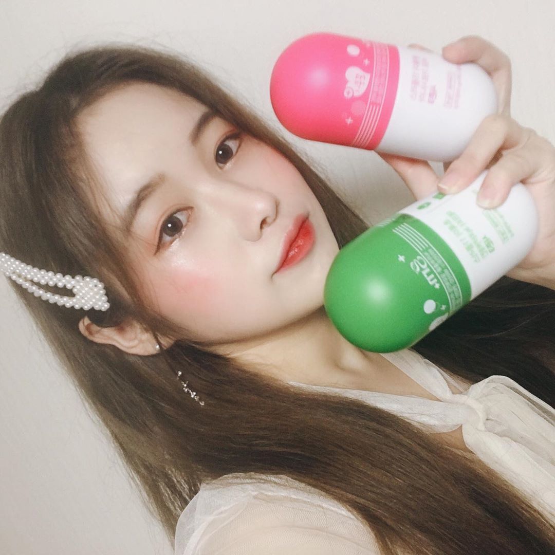 しゃしゃ🐰🍒 on Instagram: “Sns에서 핫한 #grn분홍이초록이💖💚 턱살이 고민이여서 #다이어트 겸 2주동안 챙겨먹었어요. 장 활동을 활발하게 해 주는 #초록이 덕분에 화장실도 자주 가고, 확실히 몸이 가벼워졌어요. 밥 먹기 전 한알 먹어주는 #grn분홍이 는 가르시니아여서…”