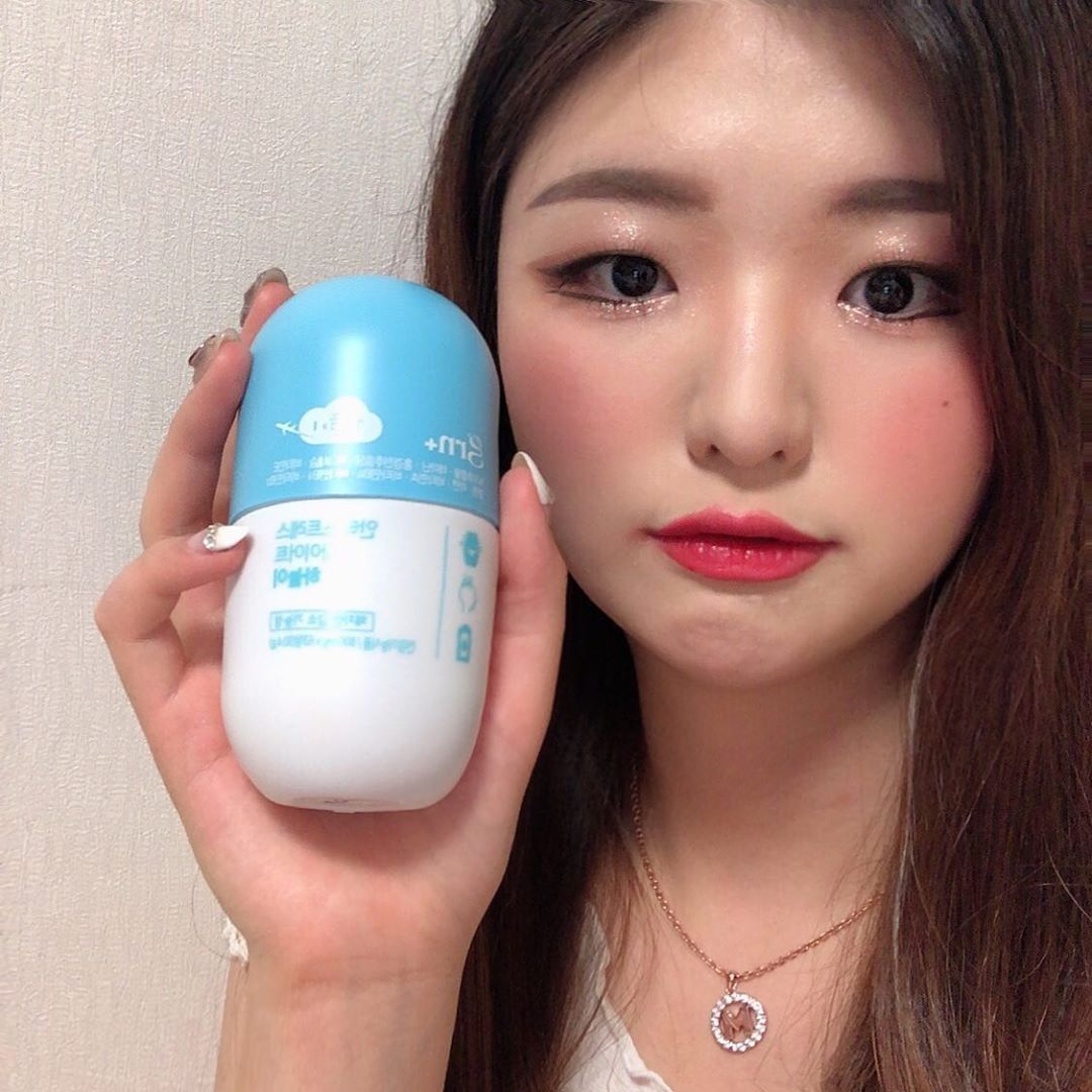 @s0_he22 on Instagram: “하루에 한번 자기전에 3알!!👀👀 스트레스+다이어트 둘다 케어 해주는 하늘이 체구~~~ 먹고 일어났을때 붓기 빠진 정도가 넘나 놀랍자나🤦🏻‍♀️🤦🏻‍♀️운동이랑 같이하면 효과x222 역시 믿고 먹는 grn💪🏻 . . #하늘이 #grn #건강한…”