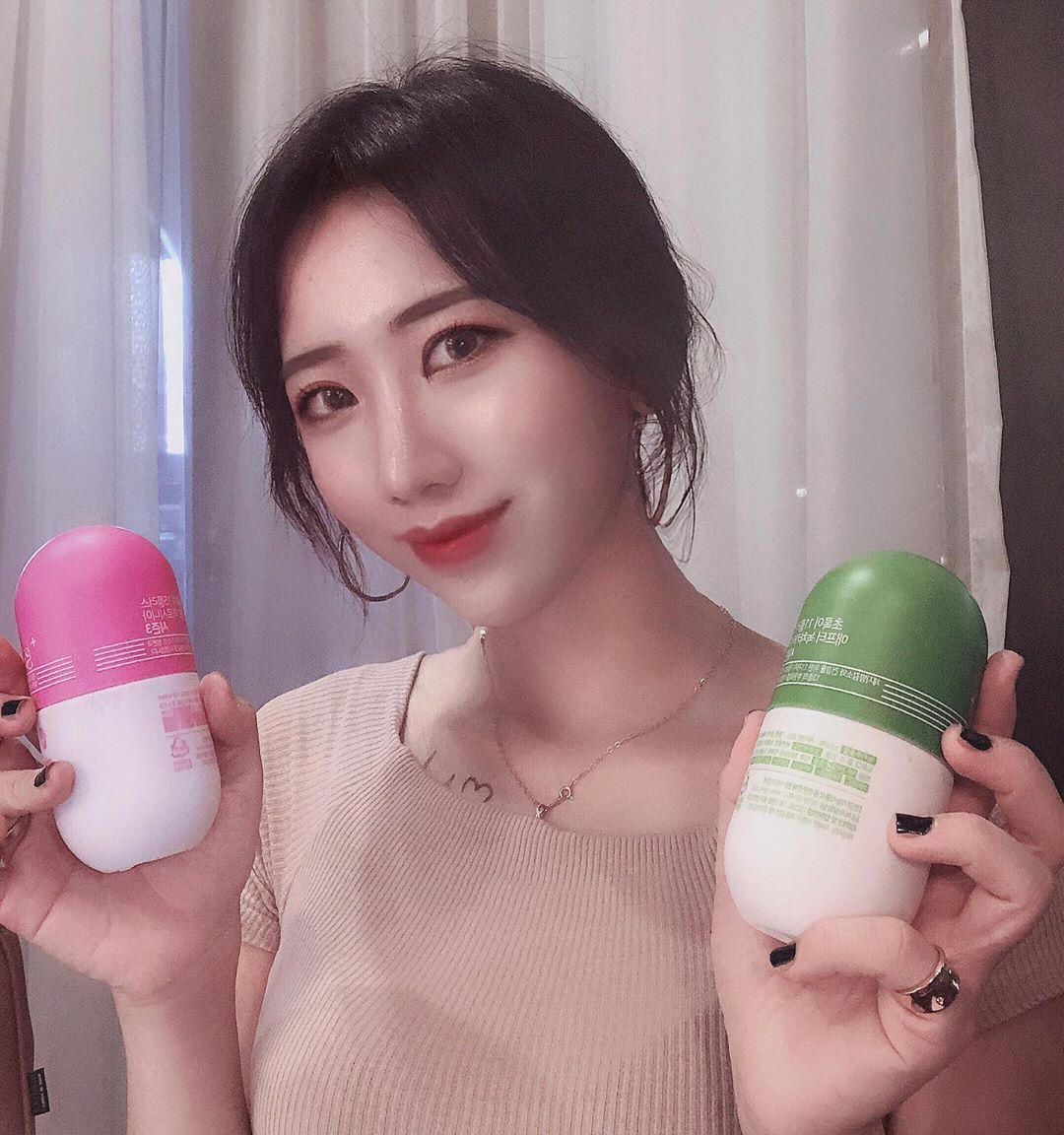 @hyeaomi on Instagram: “#grn분홍이초록이시즌3  새로 리뉴얼 되서 나와서 효과x3 🤭 먹고싶은거 먹으면서 운동하는 편이라 항상 유지만 하다 #분홍이초록이 먹으니까 점점 빠지는게 보여요 😳👍🏻 지금 할인중에 인스타에선 이벤트중❗️ #지알엔다이어트 #다이어트 #지알엔…”