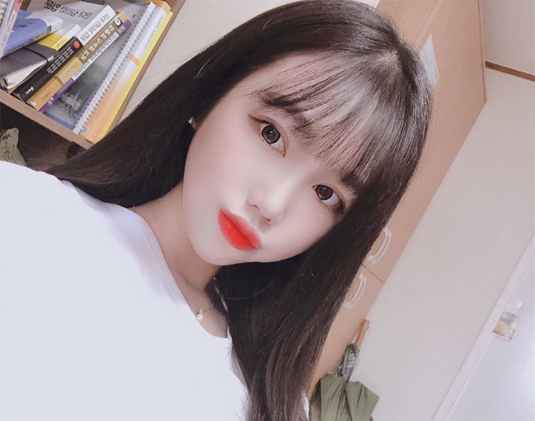 수비 on Instagram: “"아르투아 비엔나 실크 퍼퓸 트리트먼트"  깊고 성숙한 파우더 향 으로  비누 + 파우더 향 ! 은은한 향이라 거부감 없고 오래가서 좋은 제품  6가지 보습성분에 20가지 아미노산 성분까지 들어있어 더 좋음  #천사연구소 #아르투아…”
