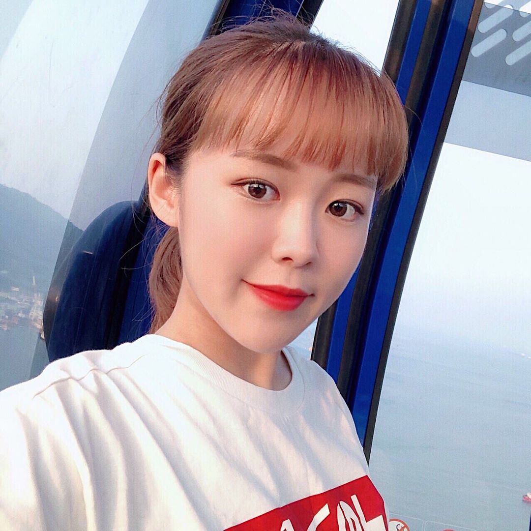 배이지 입미다. on Instagram: “냄새는 빼고, 향기만 가득 채워주는 기능성 휴대용 향수 #포켓리프레셔 . . 주머니에 쏘옥 들어가는 사이즈라 핸드백, 클러치, 가방 옆 수납공간에도 넉넉하게 들어갈 크기라 갖고 다니기 너무 간편한 향수👍🏻☺️👍🏻 총 4가지 향으로 출시되었고 성별…”