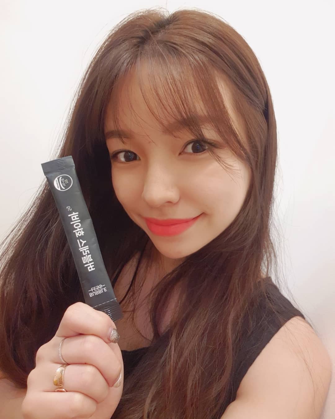 안양꽃집Թ카페 보고싶꽃 ღ 박서은 on Instagram: “. . 차전자피식이섬유가  들어있어서 그런지,,👍 . 요게 물이랑 만나면 40배 팽창해서 젤리가된대용 장 안을 쓸고 내려가 시원하게 쾌변🤪 다이어트로 화장실가기힘들다면 가성비좋은 버블레스 식이섬유 한포로 해결,,💚 . . . #버블레스…”