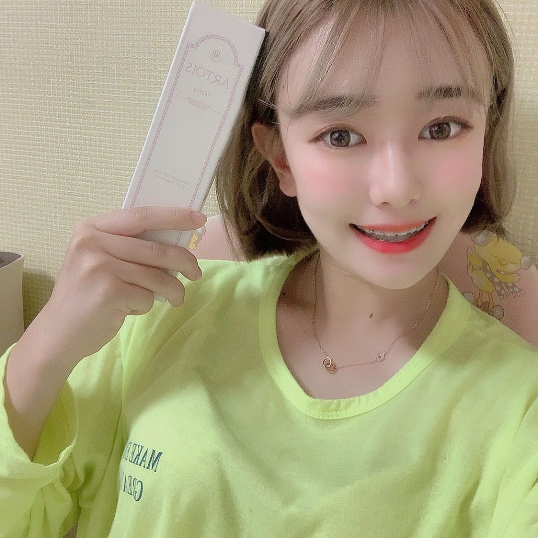 소정(②①) on Instagram: “진짜 머리에 향수 뿌린거 같은 좋은 트리트먼트 ! 
베이비 파우더 향 솔솔 ٩(๑˃̵ᴗ˂̵)و ෆ ෆ ෆ ෆ”