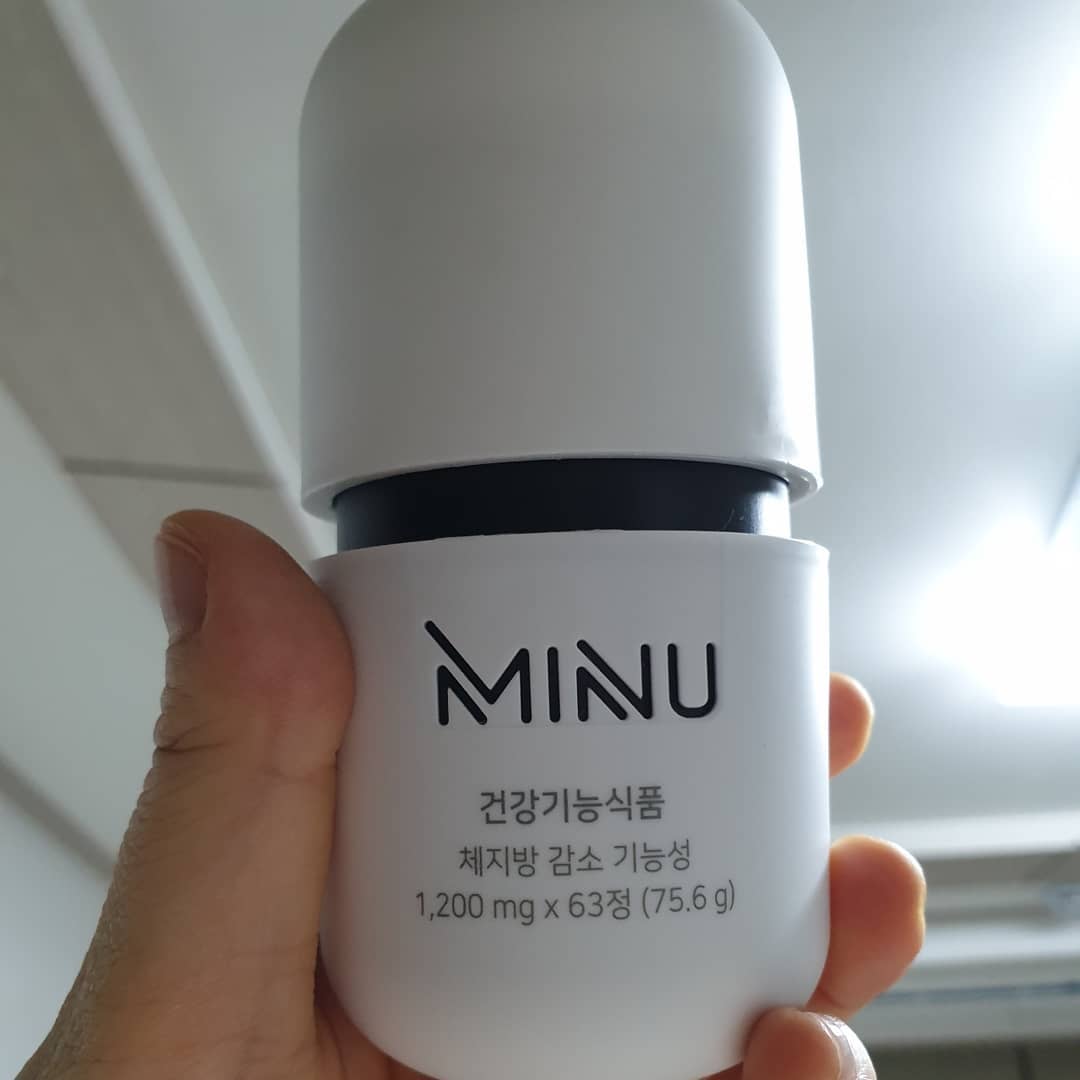@leesl0701 on Instagram: “건강지킴이♡미누 ㅋㅋㅋㅋㅋ  신랑의 간건강을 위함이였지만..내가 더 먹어야하는...블랙라인미누♡  정신적인 지배인가?! 느낌적인 느낌인지 뭔가...술🍾🍷🍸🍹🍺🍻이 더 잘들어가는 느낌은 뭐지?!ㅋㅋㅋ  가르시니아 함유로 탄수화물커팅도 함께 된다니…”