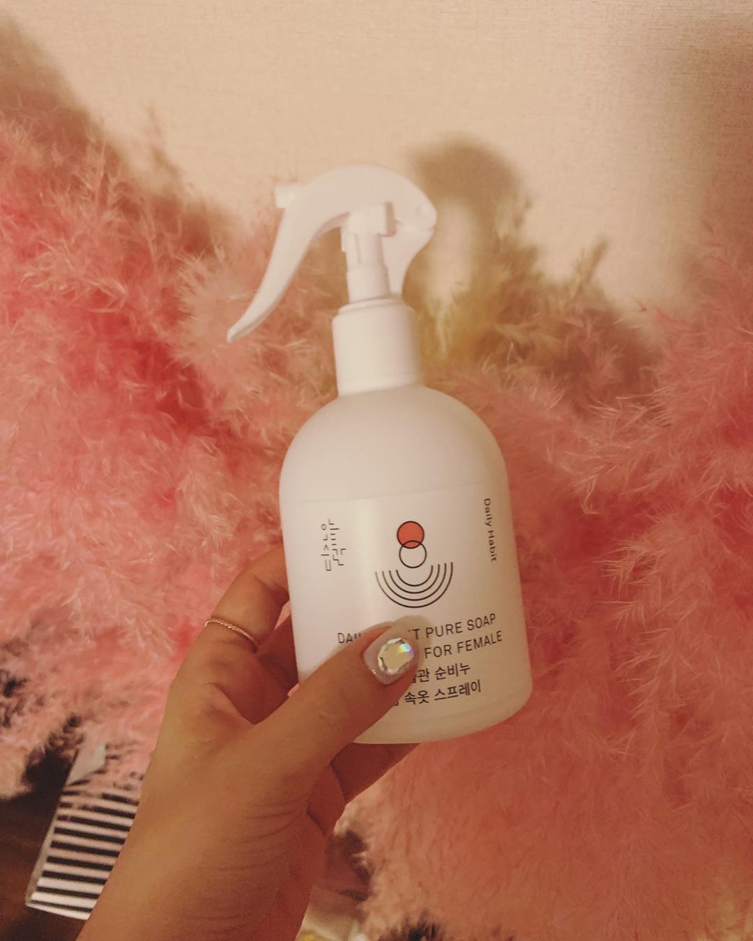 ˢᵒʸᵁᵁ🌈소유 on Instagram: “_ 내 가장 소중한 몸에 닿는 첫번째 옷은 순하게 세탁하고싶어서 선택했어요 오늘습관이에요🖤 오늘습관은 매일의 좋은습관처럼 우리의 일상을 채워주는  친환경 라이프 스타일 브랜드 라고해요✨✨ 순비누로 피부자극 걱정 없구요💛 EM 발효의 강력한 단백질…”