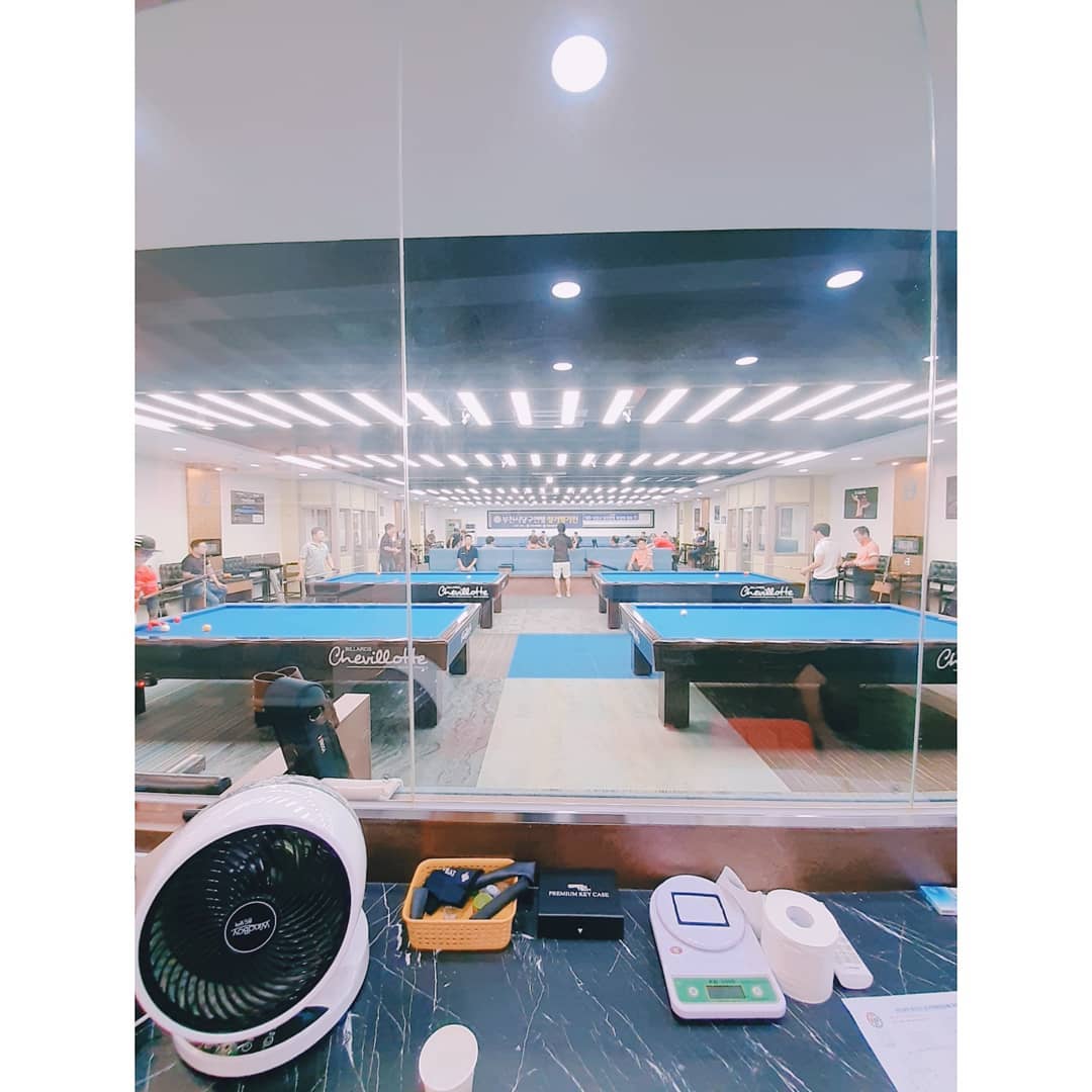 #오랜만에 #인스타업데이트 
오랜만에 인스타 업데이트 하면서
당구대회 기념 인증이요😘
하.. 육아하면서
대회 연습할 시간도 없었는데..ㅠㅠ
넘나 떨리는것..ㅠㅠㅠㅠ

또 밤새고 대회나왔어여..
컨디션조절 완전 실패랍니다ㅎㅎㅎㅎ

#심장아나대지마 #청심환이필요해 #당구대회 #연습부족 #잘하자👊 #컨디션조절실패 #일상스타그램 #소통해요 #맞팔선팔환영 #인스타그램 #인친환영 #instagram #육아스타그램 #육아맞팔 #당구치는여자 #도치맘 #육아맘