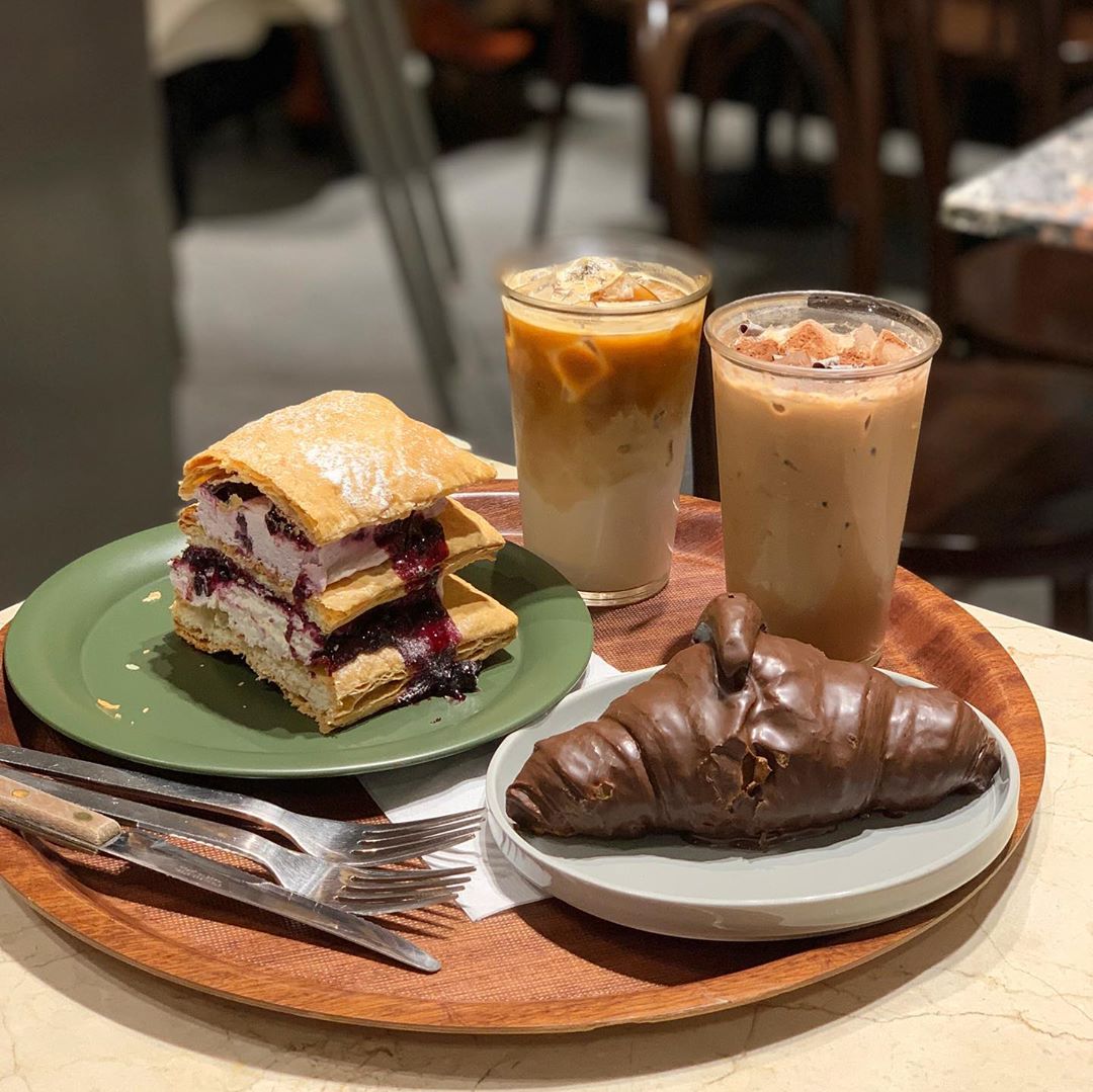 도윤맘 on Instagram: “⠀ 맛있는거 그나마 죄책감없이 마음놓고 먹을수 있는 이유 빵순이에겐 필수🍞🥖🥯🍰 ⠀ 가르시니아캄보지아추출물과 녹차카테킨, 알로에전잎, 비타민D 함유로 건강하게 다욧트하기🙃 ⠀ 하루치가 개별포장 되어있어서 휴대하기 너무 간편한것! 첫구매시 20%…”