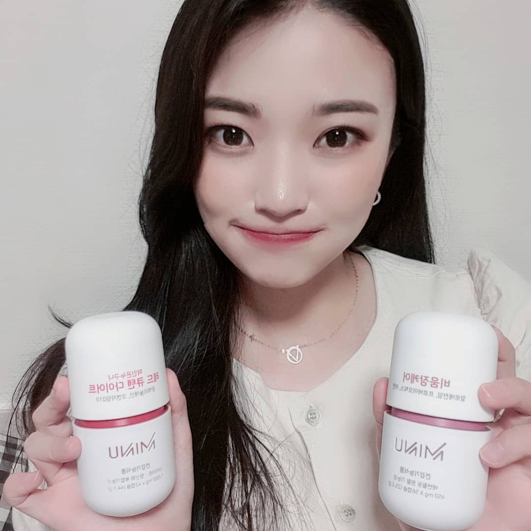 노브레이끼 on Instagram: “아침을 시작하며 레드큐텐 2캡슐
아침저녁으로 밥먹은후 비움 장케어 2캡슐
이렇게 먹었더니 평소보다 활력 넘치고 예전만큼 살이 붙지 않는당 헤헤

운동과 병행하면 좋지만 국시생인 현수는 ㅠㅜ운동할 시간도 없고 앉아있는 시간이 더 많은 나에게 좋은 선물❤”