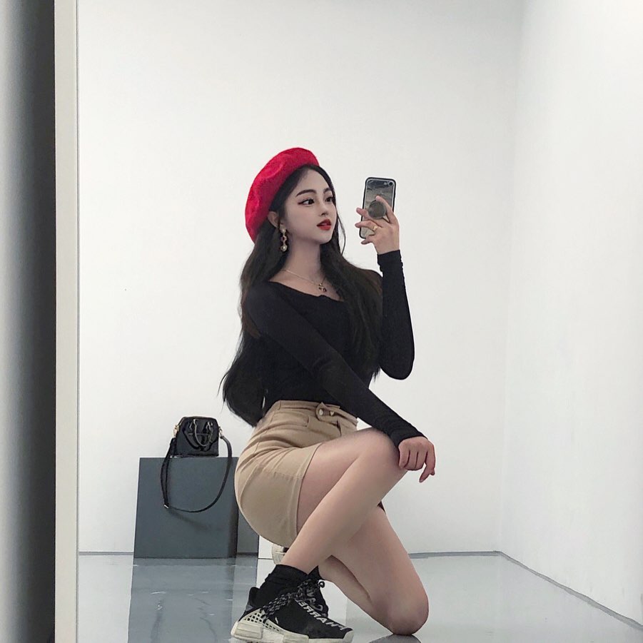 로레니 on Instagram: “핸드메이드 맛집 "에스메이드" 🌙❤️ 엔틱부터 심플 디자인까지 착한 가격에 겟또 !  귀걸이 정보는 에스메이드 👑 https://m.smartstore.naver.com/s-made  검색창에 "에스메이드"를 검색하세요 ✔️ . . .  #에스메이드…”