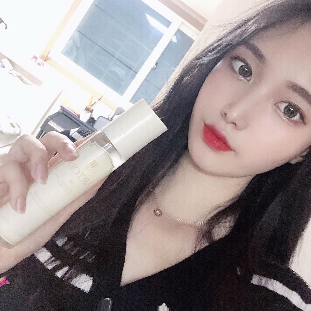 미뇨이 on Instagram: “샤워하고 뿌리면 보습력도 유지되고 향도 은은하게 오래가는 아르투아바디미스트 ෆ _…”