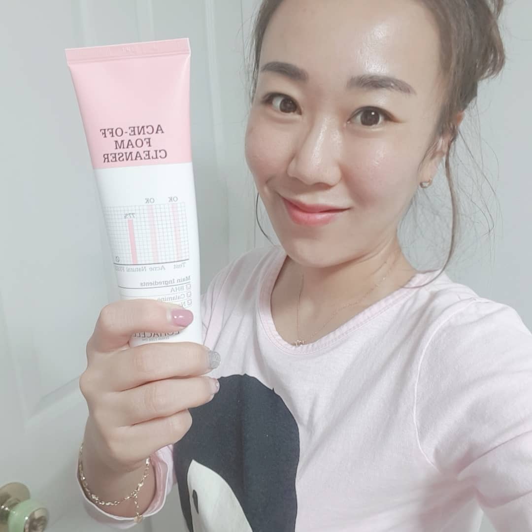 miseon😍😍 on Instagram: “쫀쫀하고 풍성한 거품으로 피부자극을 최소화하고 모공 속 노폐물을 흡착해서 건강한 피부를 만들어 주는  #로하셀아크네오프폼클렌저  성인이 되어도 여드름이 없어질 생각을  안하는 1인인데 이거 쓰고 난 뒤에 피부가 완전 깨끗해지고 있음!!! #로하셀…”