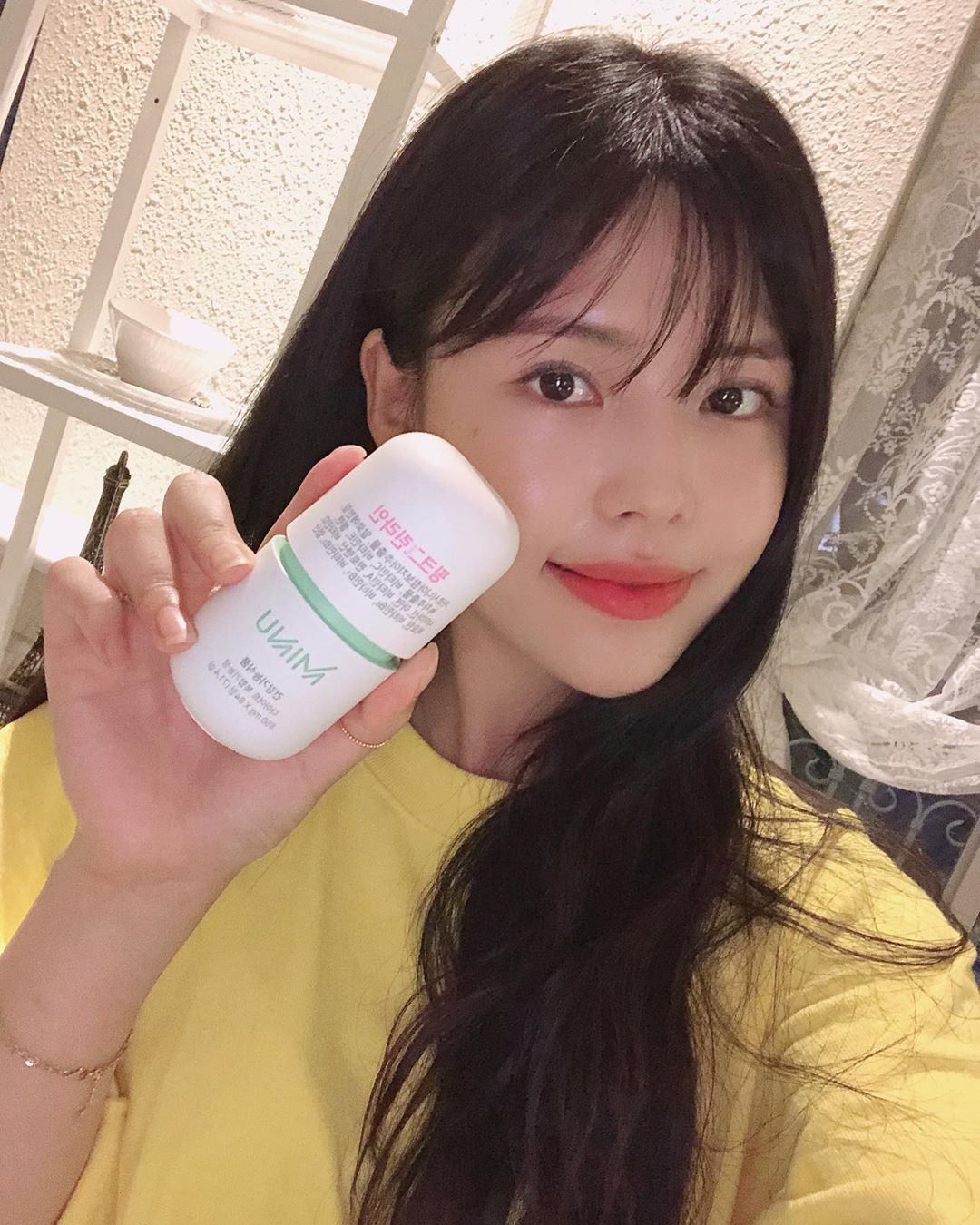 지현😊 on Instagram: “쉬는날 혼자서 영화보고 간식먹고... 입이 쉬는 시간이 없어... 카페에서 미누반반이 먹으면서 저녁 뭐먹을까 생각하는중❣️❣️ . . . ( 지방으로 합성되는것도 막아주고 체지방 감소에 도움도 되고, 💩 막나오게 도와주겠지...ㅋㅋㅋㅋ)…”