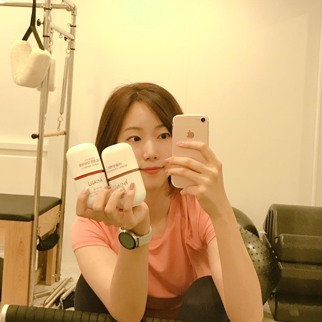 Pilates 그린🌿 on Instagram: “센터에 가져다 놓고 꾸준히 먹고있어요,  이너뷰티도 꼼꼼하게 👍🏻 - 빨간색 미누 레드큐텐은 체지방 감소에 도움을 주고, 큐엔자임Q10이 함유되어서 항산화에 도움이 되요😆 . . 갈색 미누 비움장케어는 장활동에 도움을 줄 수 있는 알로에전잎과…”