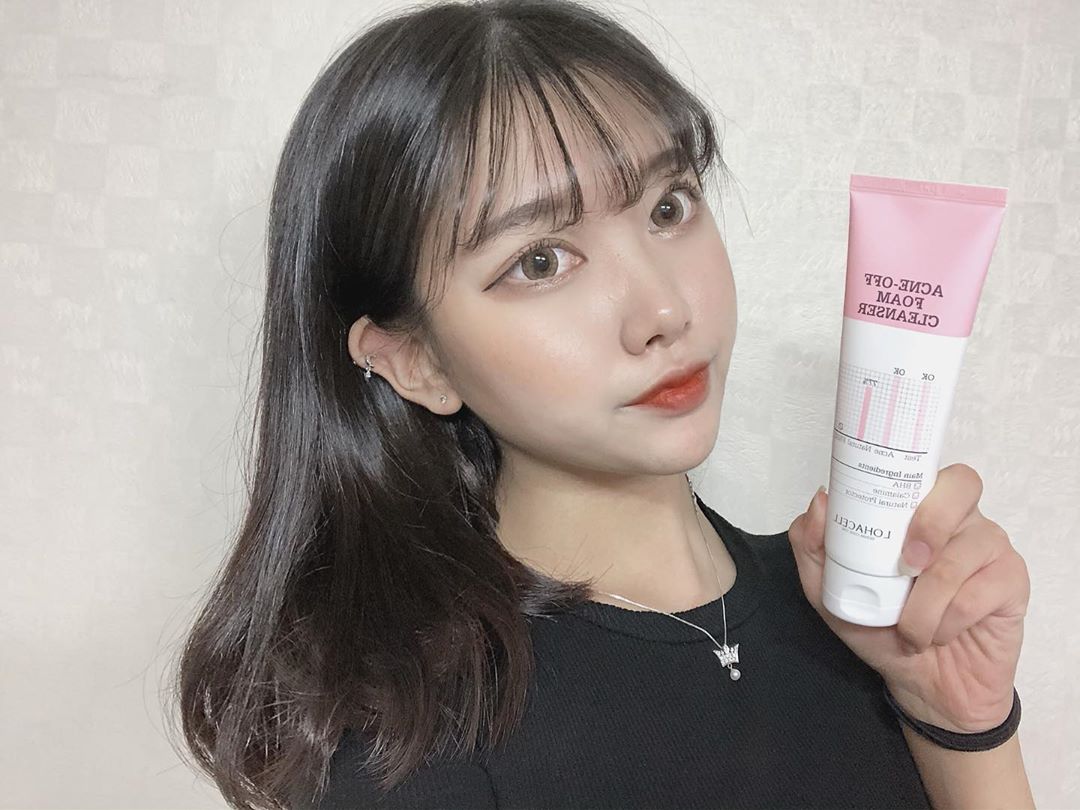 ༚˚✧⁺⁎정서하⁎⁺˳˚✧༚ on Instagram: “🌸 로하셀 아크네 오프 폼 클렌저 🌸 ————————————————————————————— 🌸 주성분 살리실산이 과다 분비되는 피지,각질 등 피부 노폐물들을 정리해주어 피부 트러블 발생원인을 케어 해줘요 😉💗…”