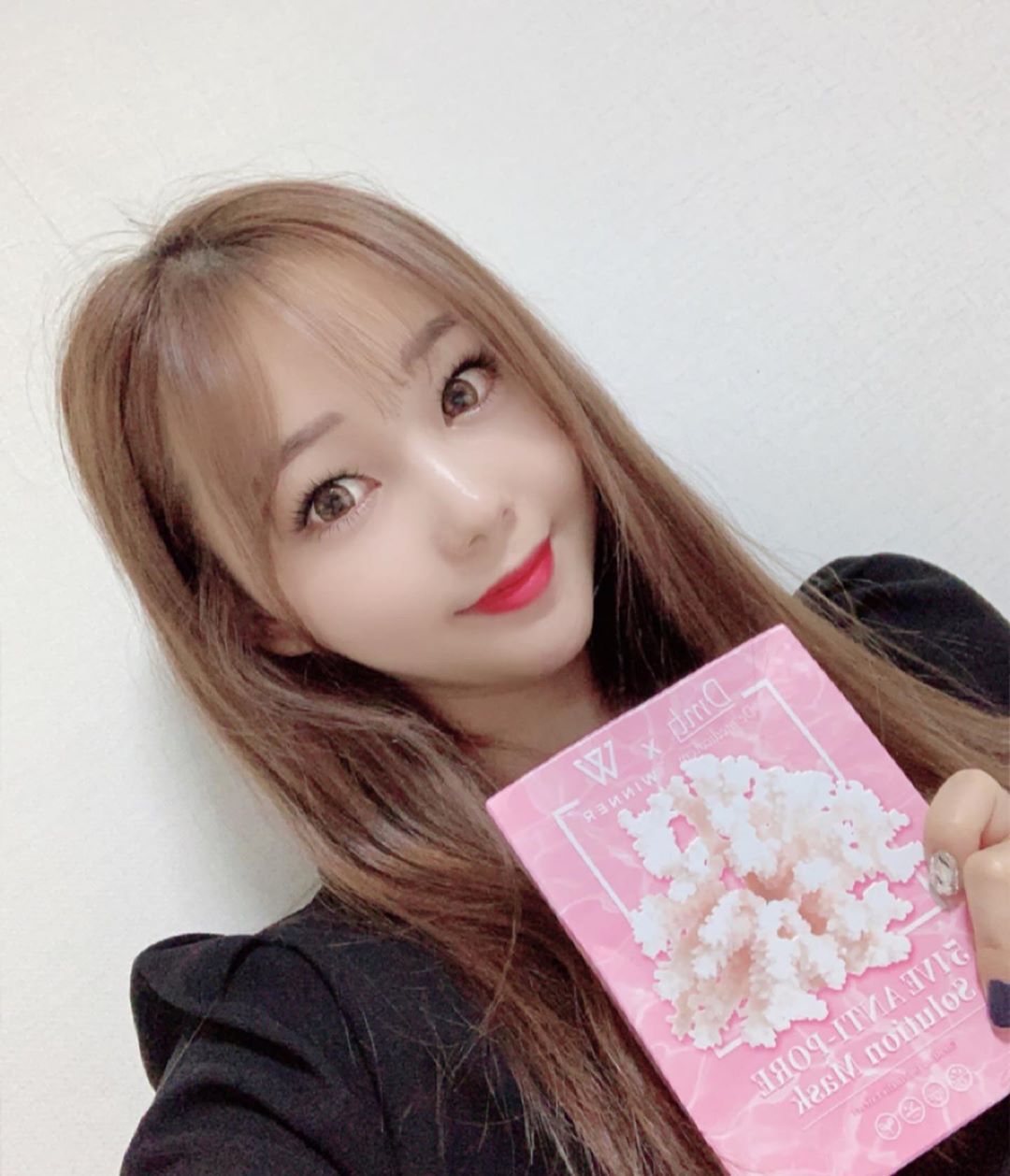 @_s2__ju on Instagram: “모공깊숙이 있는 피지, 노폐물 등을 흡착하는 모공케어 전용마스크팩 꿀탬💖🥺 #더메디코뎀 #demedicotem #DMT #청결마스크팩 #클렌징마스크팩 #더메디코템마스크팩 #위너마스크팩 #워너 #winner #무자극마크팩 #모공청결 #진정 #딥클렌젱…”