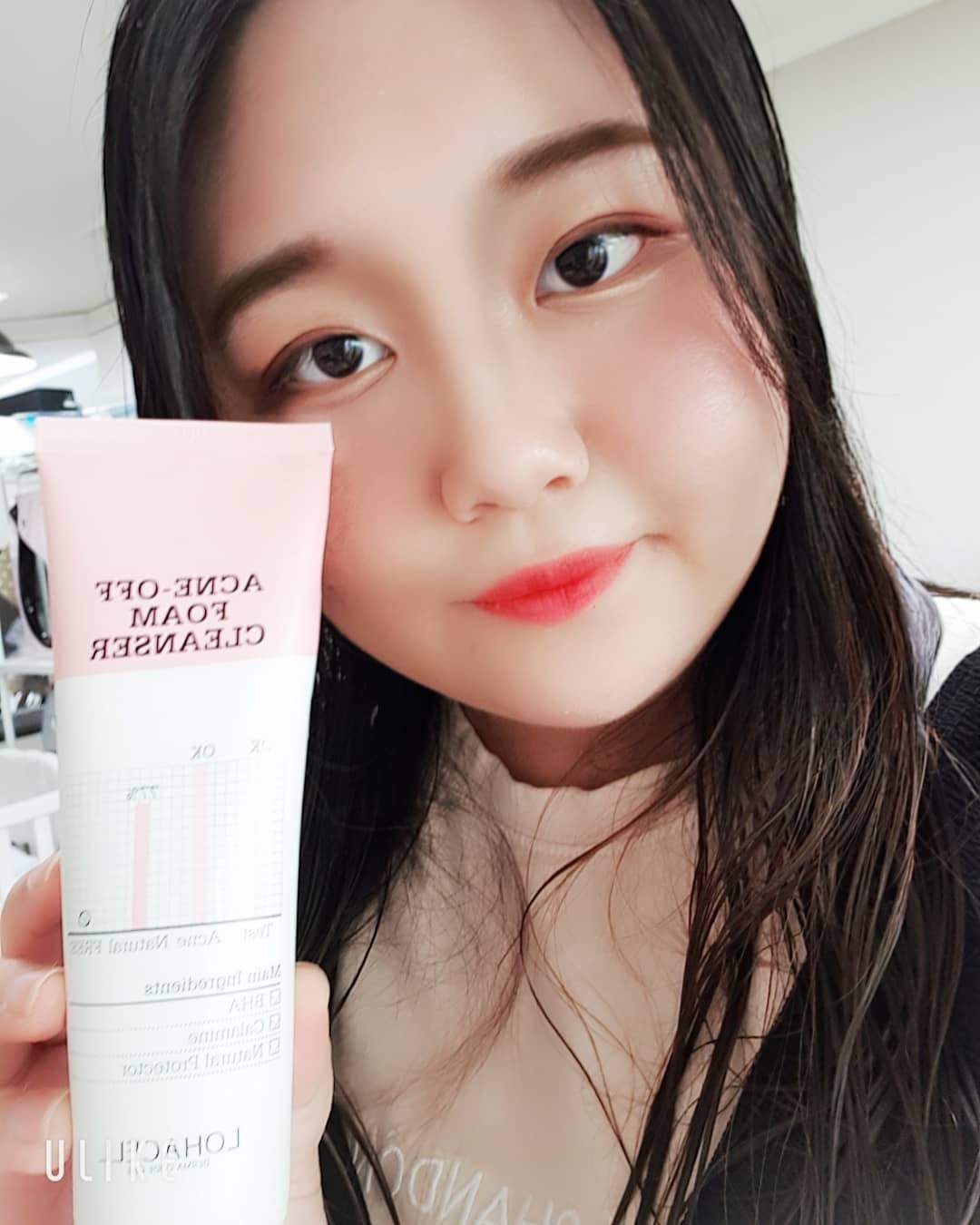 수빈 on Instagram: “로하셀 아크네 오프 폼 클렌저 여드름과 트러블관리에좋고 화장도잘지워지고 세정력갑! 세란후 겁나 뽀득뽀득해서 뭔가 기분도좋았던제품!…”