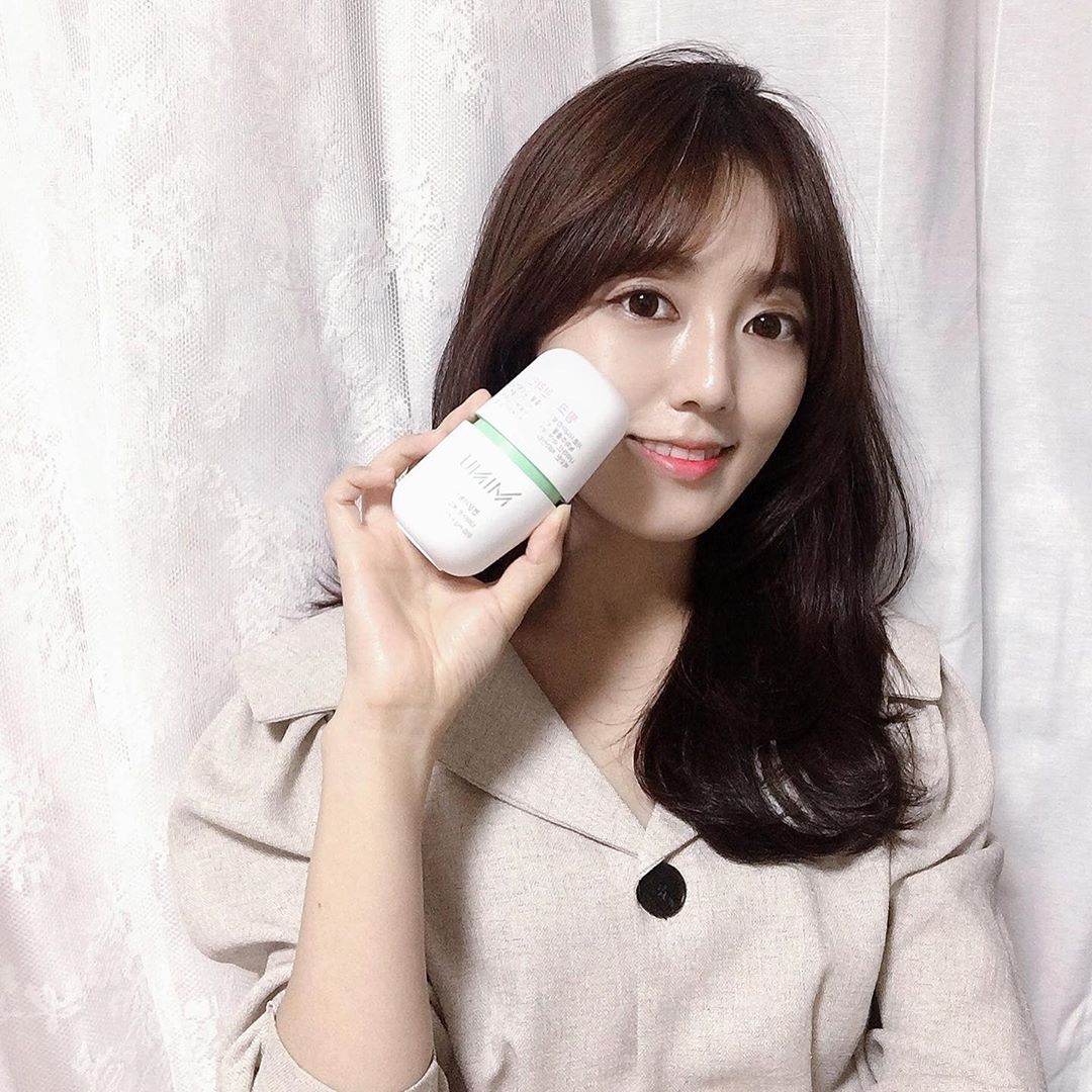 @perle__de__mer on Instagram: “_ 핑크그린라인은 탄수화물이 지방으로 합성되는 걸 막아주며 가르시니아 추출물과 체지방 감소에 도움을 주는 녹차추출물 카테킨, 배변활동을 활발하게 도움을 주는 알로에전잎, 비타민과 미네랄도 듬뿍 담아  건강까지 챙길 수 있는 다이어트 보조제예요 ❤️…”