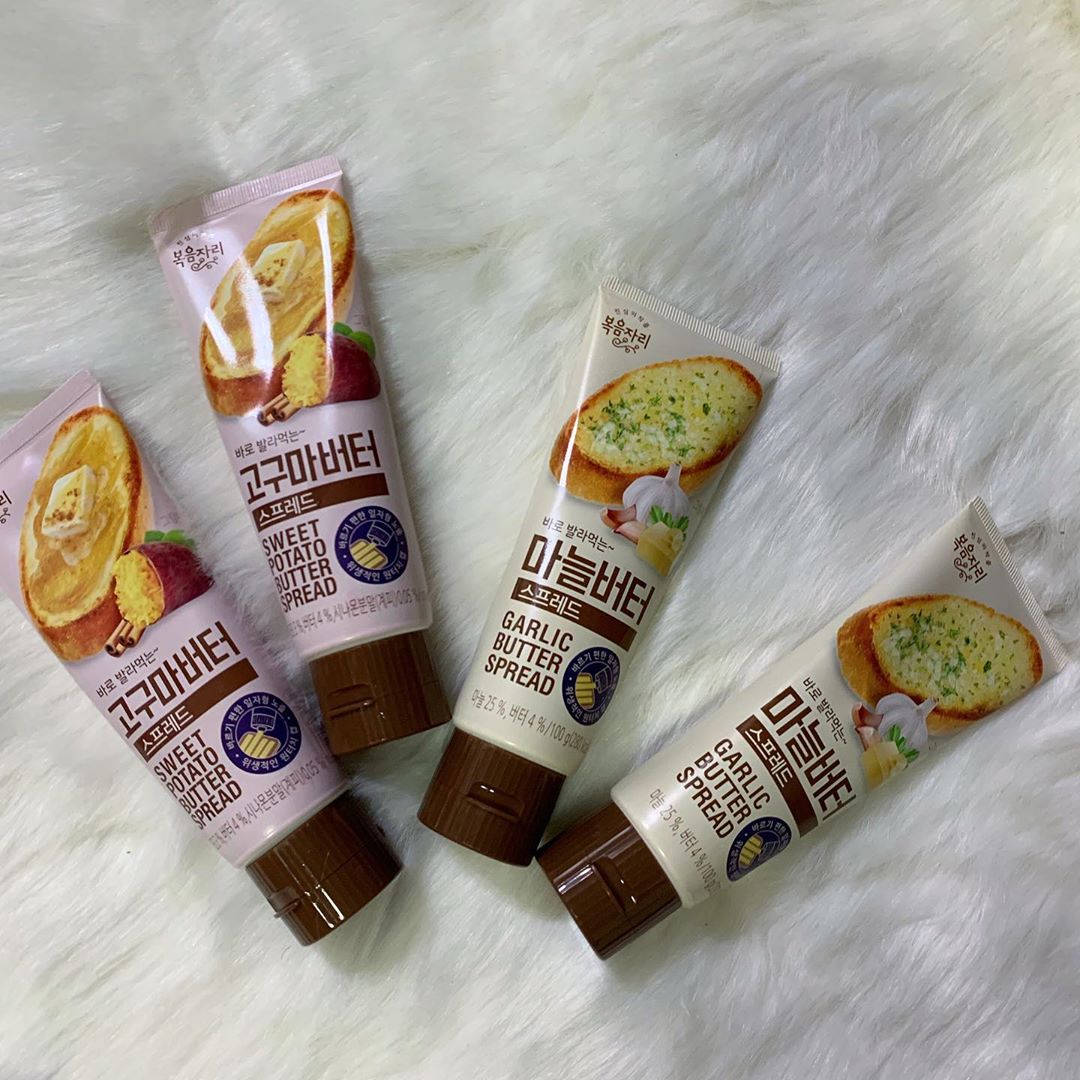 강나은 on Instagram: “바쁜 출근길 아침 대용으로 딱인 스프레드! 튜브에 담겨 있어 바로 발라먹을 수 있어 편해용 ⠀ ⠀ ⠀ ⠀ ⠀ ⠀ ⠀ ⠀ #복음자리 #발라먹는스프레드 #마늘버터스프레드 #고구마버터스프레드 #스프레드 #마늘빵 #고구마빵 #빵스타그램 #맛스타그램…”