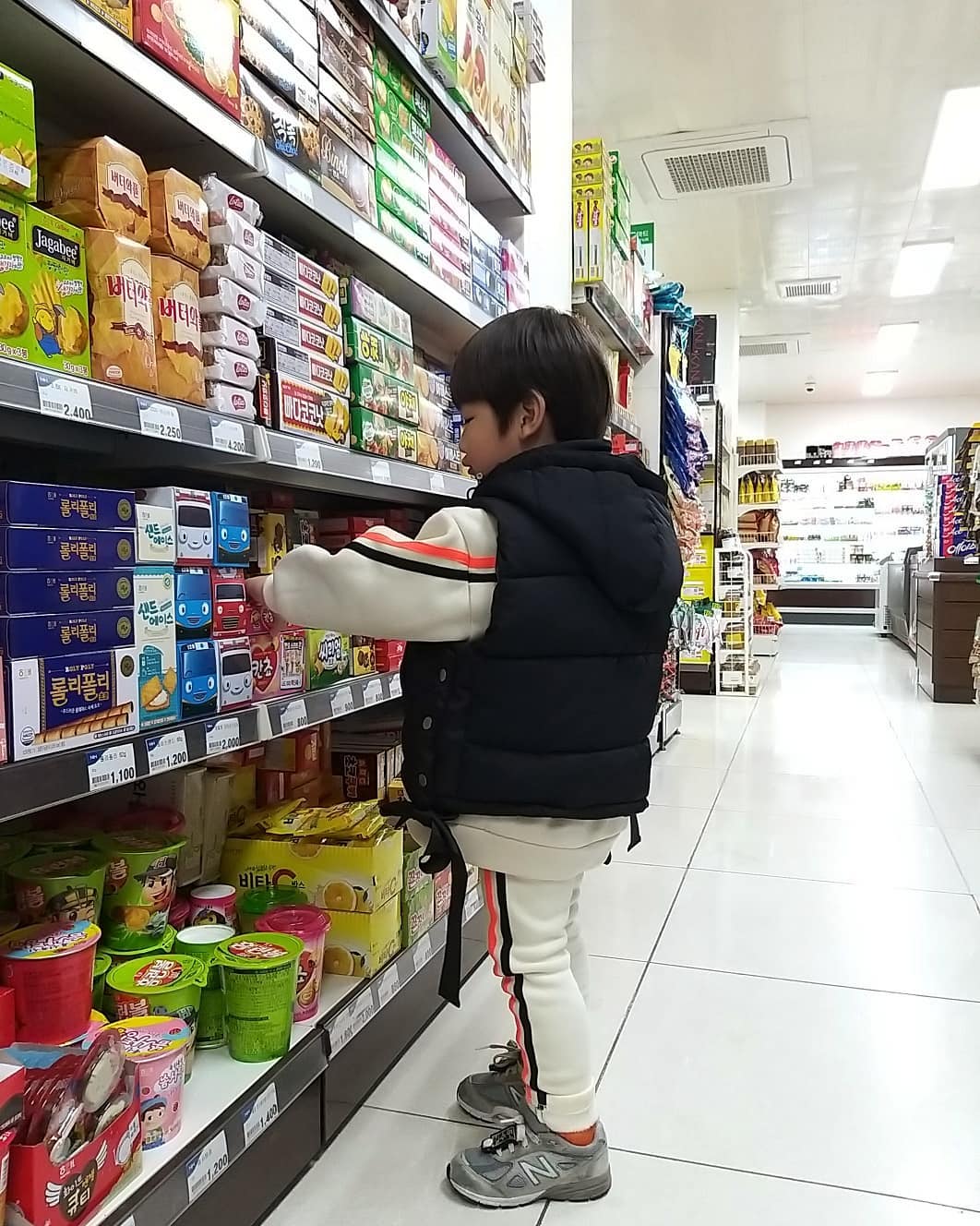 J-won. on Instagram: “2019111413;49 #김수현_jecheon  오늘 니 아부지 생신이셔.  아부지의 만수무강을 기원하자🙏 #생신축 @zorba_ks  #996daysold #myson_soohyun…”