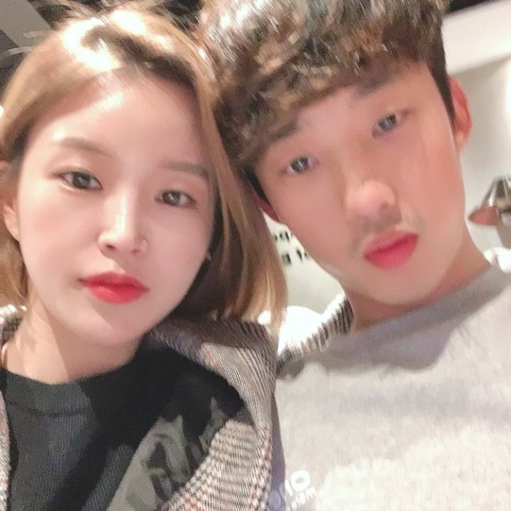 ᴇᴜɴ ᴊᴇᴏɴɢ ◡̈ on Instagram: “선재 운동 재끼고 데이트〰️〰️❤️ 선재네 집 바로 뒤쪽에 있는데 고깃집 분위기 맞냐구..☺️☺️☺️ 근처에 삼성 직원들 회식하러 많이들 오신다는데 나는 회사를 안 다녀봐서.. 요즘은 회식도 이런데서 하는구나 했다👀👀 이베리코 목살두 졸맛탱이구…”
