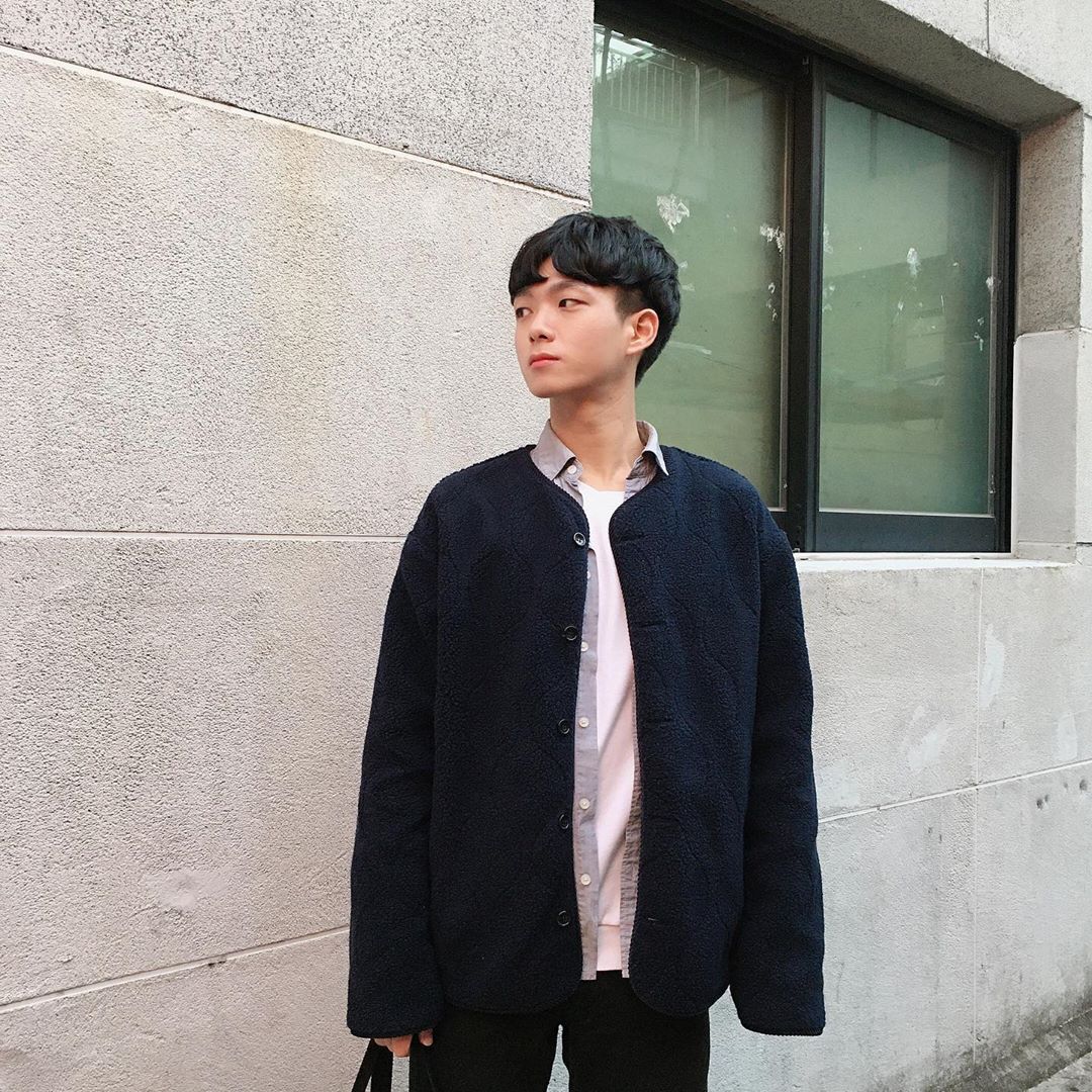민석(Daniel) on Instagram: “점점 추워지는 날씨❄️ 미니멀룩은 HAEWOO에서❗️ . . . #남자옷 #남자패션 #남자쇼핑몰 #미니멀 #미니멀룩 #의류 #패션 #패딩 #아우터 #후드 #티셔츠 #바지 #니트 #리뷰 #리뷰쉐어 #ad #협찬 #협찬문의 #DM #OOTD #패션…”
