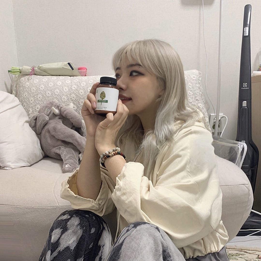 배 on Instagram: “제가 요즘 즐겨먹는 꽃차••! 분말에 브로콜리,당근,양배추 등이 함유되어있어서 평소 야채잘안먹는 저도 건강챙길수있어서 조와욥,,🥰🥰 . . 크리스케어 프랑스 유기농 아티초크 추출분말은  남녀노소 누구나 즐길수있는 꽃차입니다! . . .…”