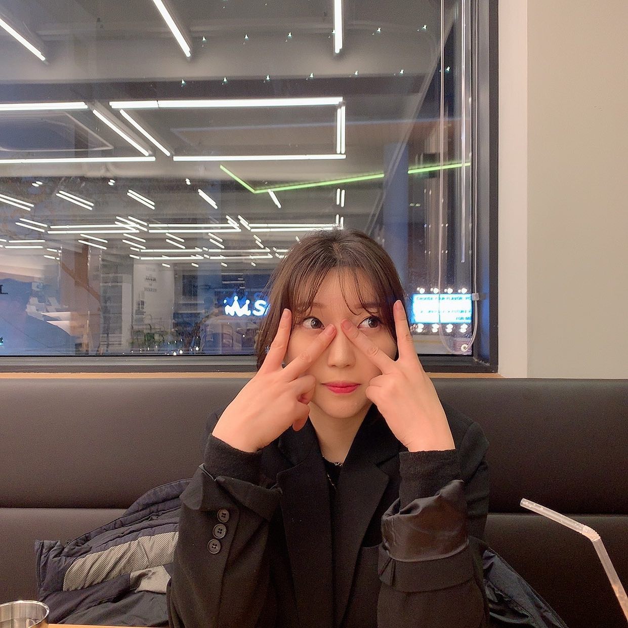 _
__누가 #눈 이 더 크나 👀👀