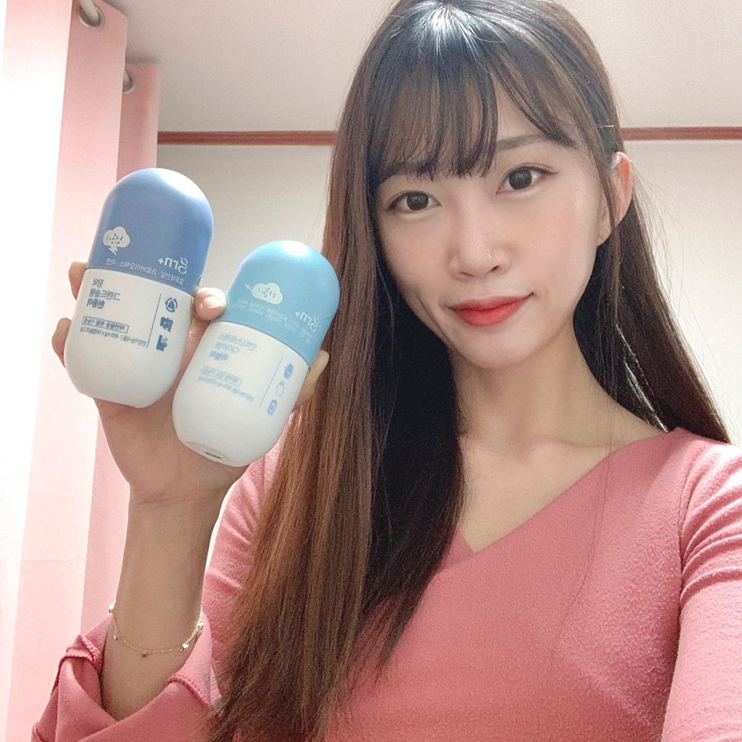 쩡돌이 운동하는여자 🌸 JJUNGDORI 🌸 on Instagram: “⠀ 유명한 지알엔 분홍이초록이를 먹다가 이번에는 하늘이천둥이를 먹는중😆 지알엔은 워낙 유명해서 많이들 아시쥬? 다이어트가 아닌 체지방감소에 각종 비타민도 가득해서 건강 챙기는 습관! 화사 스트레스를 날려주는 잠들기 전에 딱 한번만 먹는 하늘이!…”