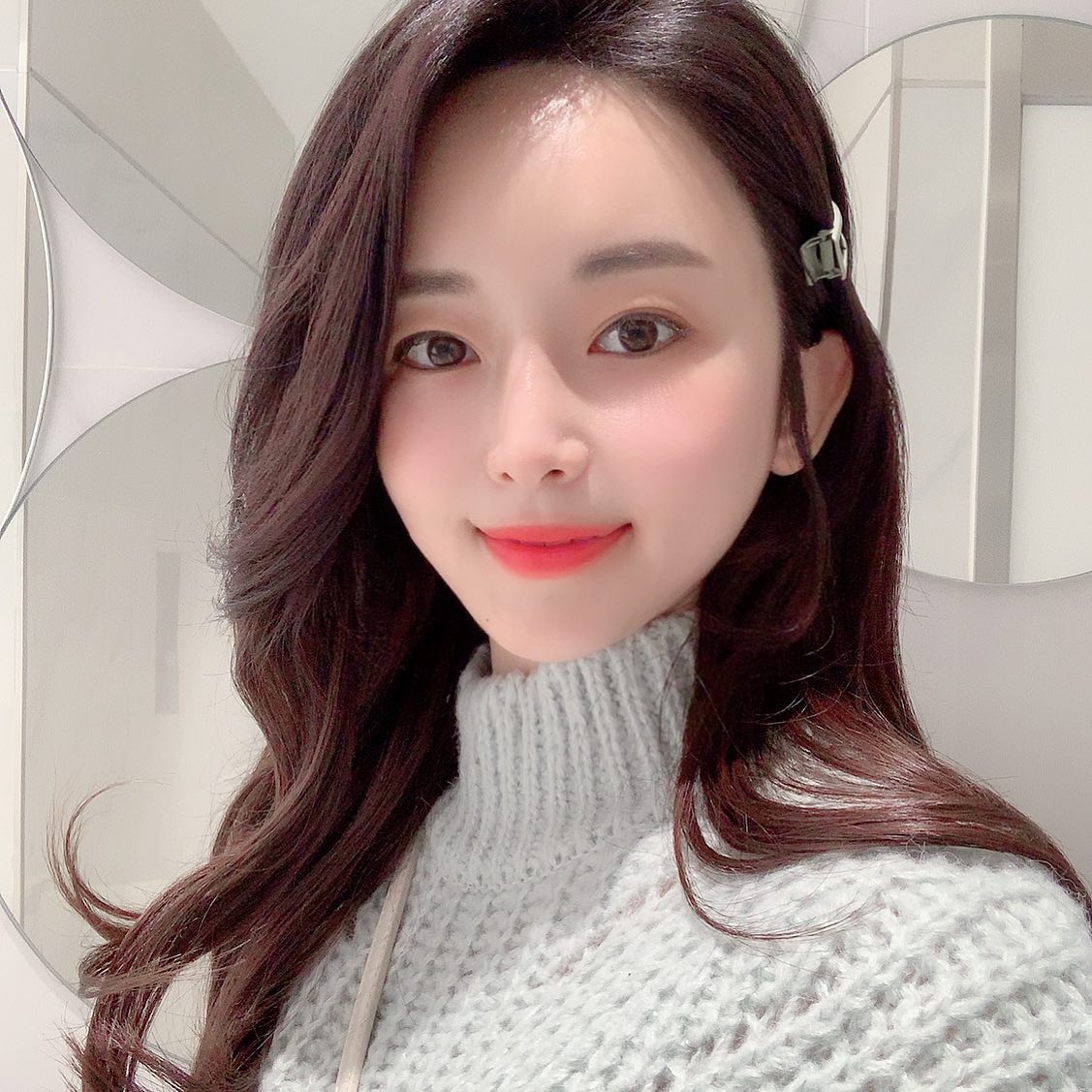 금손의 끝은 어디🧞‍♂️
다리랑 머리는 길고 볼일이죠?