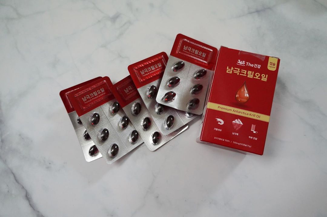 안녕 on Instagram: “. 크릴새우 속 핵심성분✔️ 오메가3지방산과 인지질, 단백질 등이 포함되어 있다는 크릴오일~  매일 1회 꼭꼭 챙겨먹어서 내몸 지켜야지◡̈ . . . #365더건강 #남극크릴오일 #크릴오일 #오메가3 #다이어트 #관리하는여자 #크릴오일추천# 건강식품…”