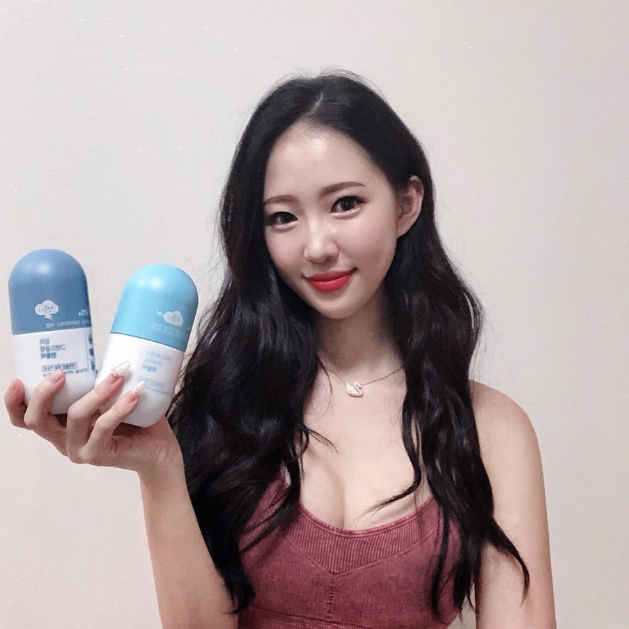 민 경 on Instagram: “하늘이☁️천둥이🌩 - 하늘이로 스트레스 down! 천둥이로 변비 escape! + 체지방은 두말하면 잔소리_ 당연히 down! - 부농이 초로기 때문에 이미 유명한 지.알.엔 다양한 효과와 기능들이 많으니 골라잡아효😋 - - #GRN #지알엔…”