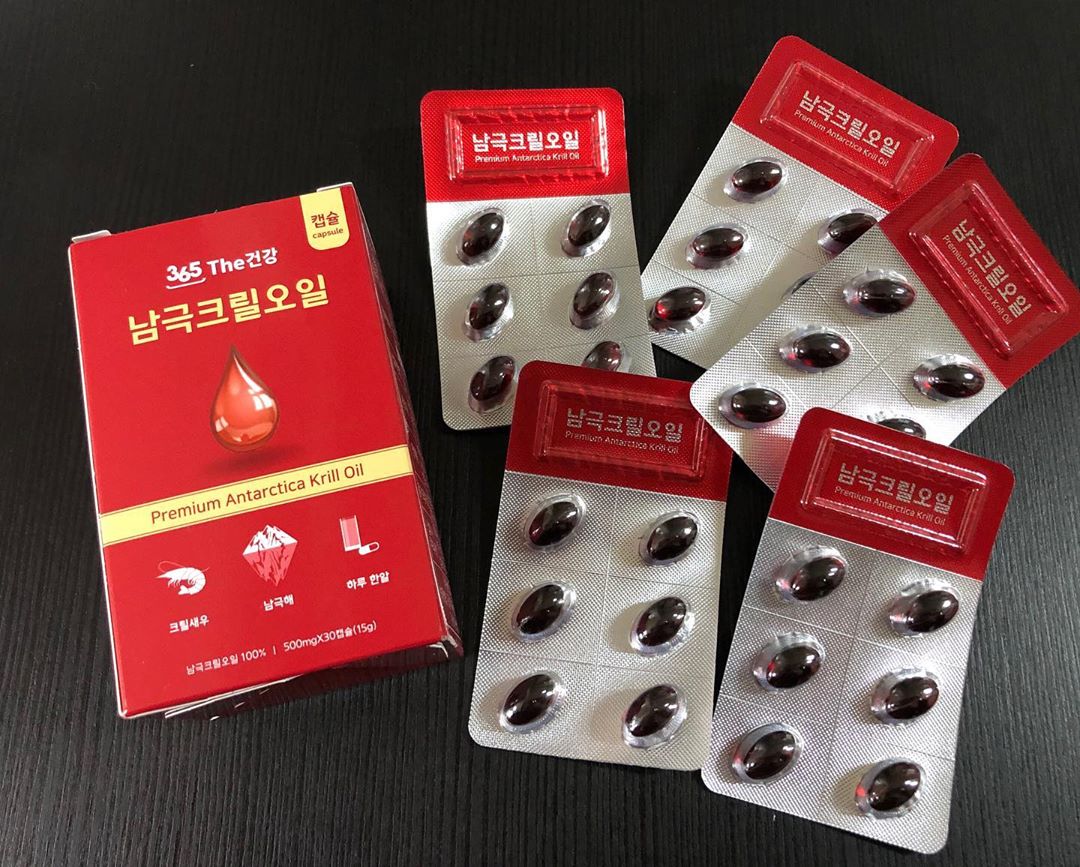 SungHee on Instagram: “청청바다 남극해의 #크릴오일 100% #365더건강#남극크릴오일 물과 잘섞여 효율적으로 흡수되는#인지질 함유와 한입에 쏙 넣을 수 있는 적당한 크기로 매일 하루한알씩~~ 특히 착한가격이라 부담없이 우리가족의 건강을 지킬 수 있어서 좋당~❤️ .…”