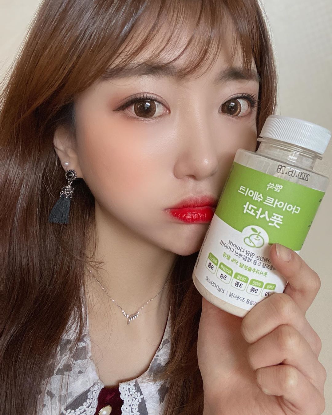 👠💄🌹🍎🍓🍒🥫🍬🎈♥️🌈🎨 on Instagram: “#헬쓱 에서만 맛볼 수 있는 무려 '28가지 맛의 다양한 #다이어트쉐이크' 👍🏻👍🏻 하루 하나씩 먹어도 한달동안 다른 맛!!👏🏻 . 흔히 볼 수 없던, 독특하고 새로운 맛들로 구성된 슈퍼세트를 보내주셨어요☺️ . 밖에서 쉐이크를 먹으려면 텀블러를…”