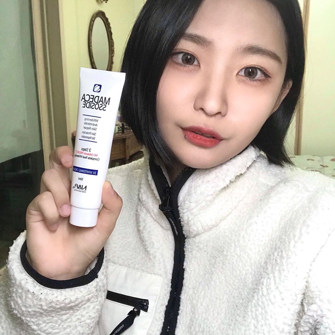 혜진 on Instagram: “그 유명한 마데카소사이드가 8000ppm 이나 들어간 마데카소사이드 3x 화이트닝 크림! 기능성 고함량 원료들을 다 떼려넣은 제품이라 쓰기 전부터 기대가 많았는데 쓰고 나서도 너무 만족스러운 제품..💕 제형은 크림인데도 흘러내릴정도로 묽은 타입이다!…”