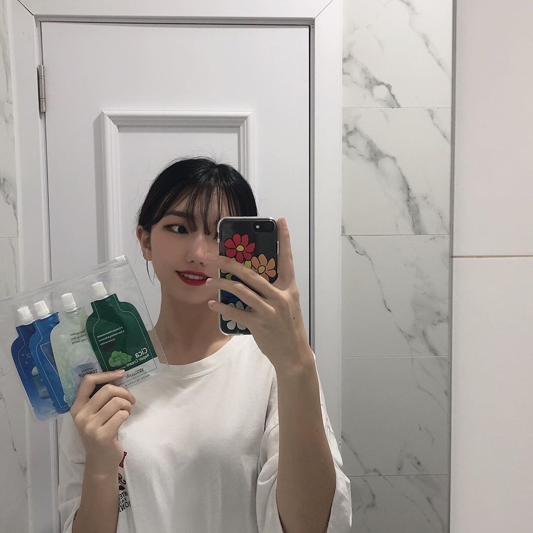 박소영 on Instagram: “여행용이나 운동하시는분들 쓰기 좋은 올데이 케어 키트‼️ 이번 다낭 여행에서 유용하게 쓰고도 아직 많이 남은 양👀 키트 3가지 구성인데 모두 아쿠아 슬리핑 마스크 증정이라 여행가서 팩도 하고 좋움👍 판도라에 입점되어있고 제품 개별 구매도 가능하대요~…”