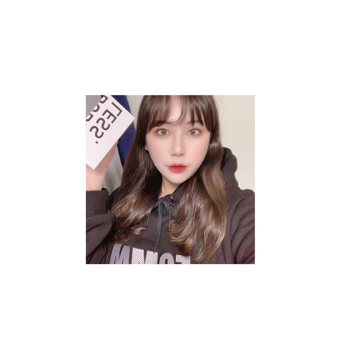 진아 on Instagram: “pms 해당 증상 중에 한두개 빼고 다 해당 되는데 생리통이나 배란통처럼 감말리놀레산 성분 영양제 챙겨먹으면 증상 덜 하는거 모르고 걍 참거나 성질내고 까칠하게 반응하고 잠 많이자고 그랬었는데.. ㅎ🙏🏻 (ㅁㅇ) . .  그리고 공부하면서 스트레스…”