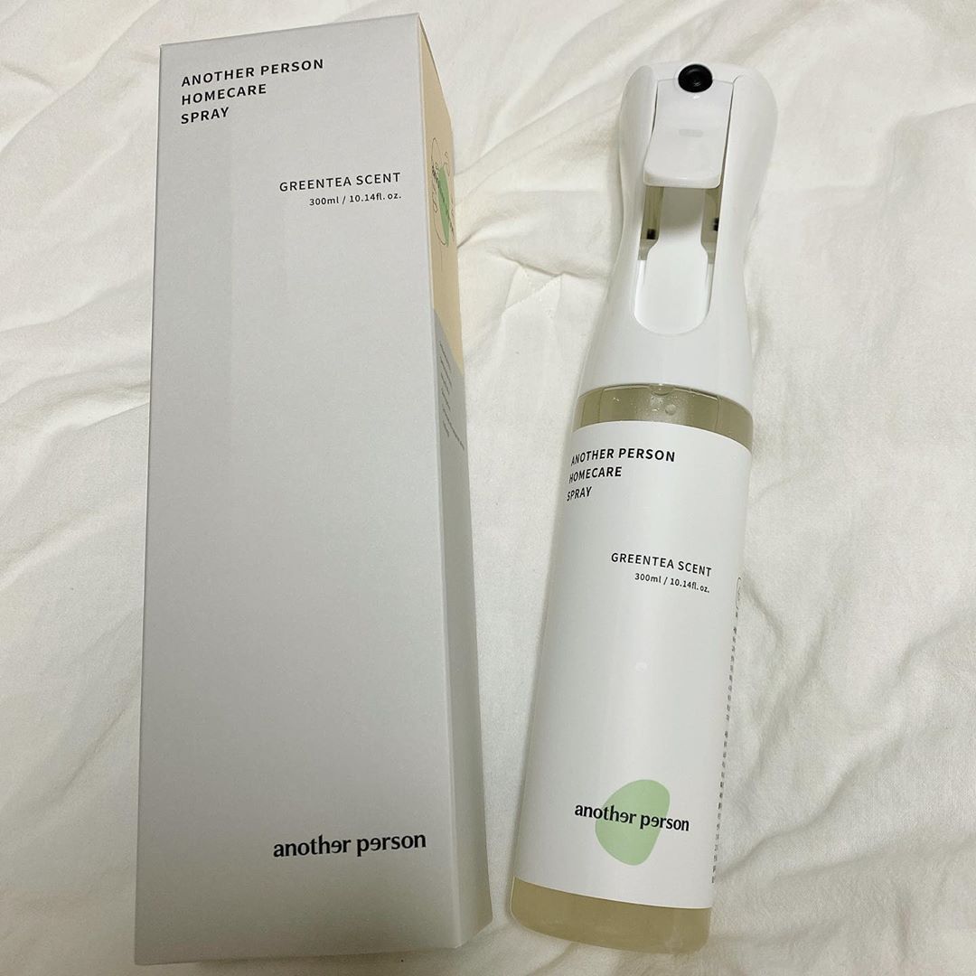 지현🖤 on Instagram: “항균 99.9% , 탈취99.6% 미세 분사력에
4가지 천연오일이라 안심하고 칙칙~~! 🌿🍃🌱☘️🍀🌿🍃🌱☘️🍀🌳
#숲향가득#탈취제#방향제#인스타그램#팔로우#맞팔#선팔#소통#협찬#DM”