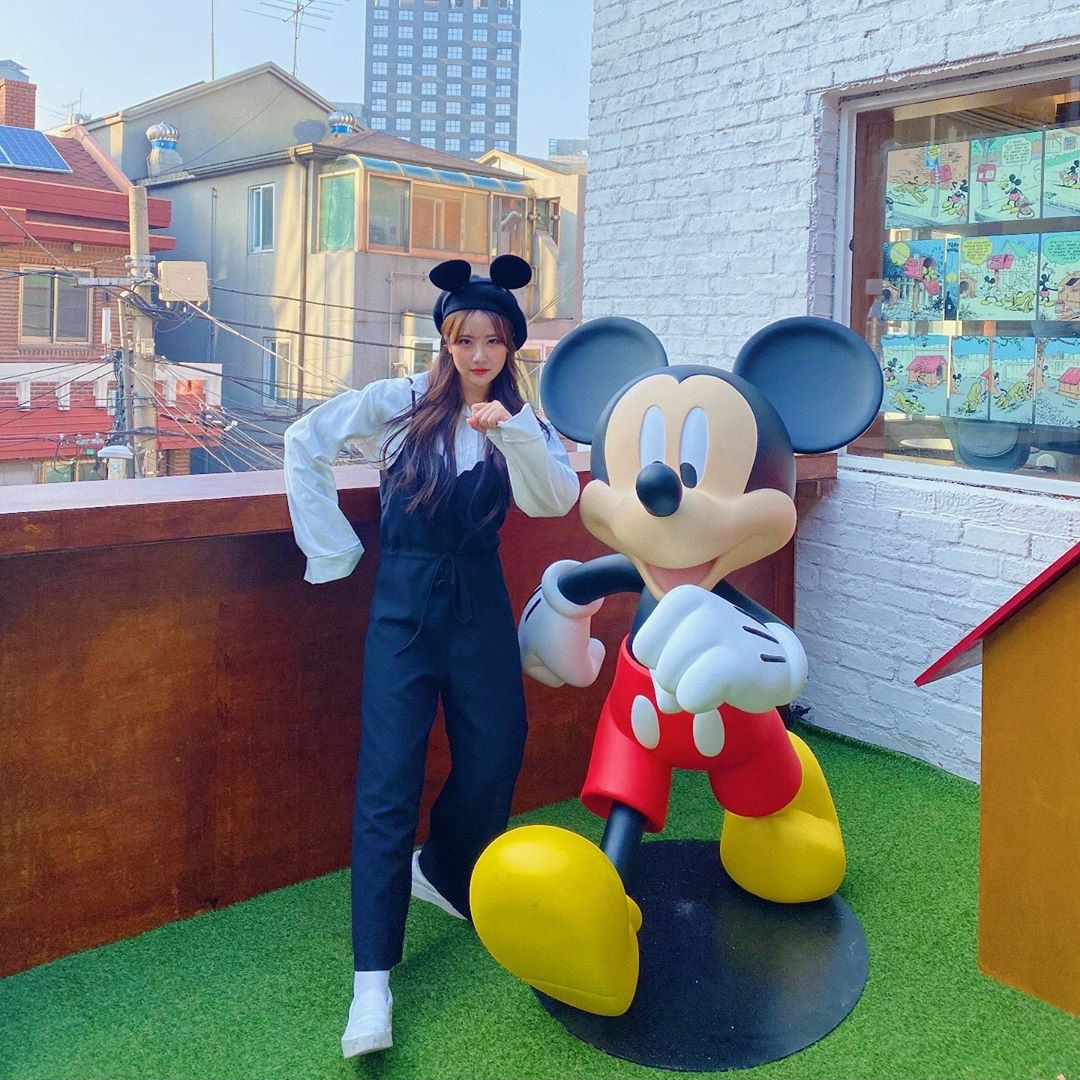 강 예은 ( 𝙇𝙪𝙮𝙖 ) ✨ on Instagram: “2020 경자년 쥐뛰의 해를 맞아 쥐띠인 제가 #홍대ㅁㅋ하우스 에 다녀왔습니다💖⠀⠀⠀⠀⠀⠀⠀ ⠀⠀⠀⠀⠀⠀⠀⠀⠀⠀⠀⠀⠀ 진짜 예쁜 포토존 너무너무 많고 귀여운 굿즈들까지 너무 좋다구...😭 오랜만에 신나서 사진 미친듯이 찍었다,,, 꿀하우스,…”