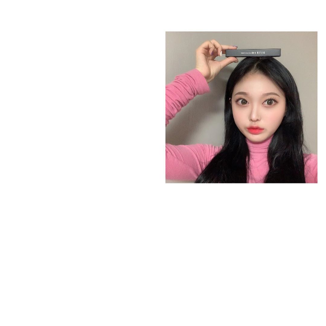 @rhdwb_ on Instagram: “씨스터앤 아이브로우 출시🤭 1.8mm의 슬림한 심으로 섬세하고 깔끔한 눈썹 표현 가능하고 부드러운 사용감으로 여러 번 덧발라고 뭉침이 없는 오토 아이브로우 컬러도  자연모에 잘 맞는 네츄럴 브라운과 성숙미를 더한 라이트브라운 🙂 놓치지 않을꼬에오…”