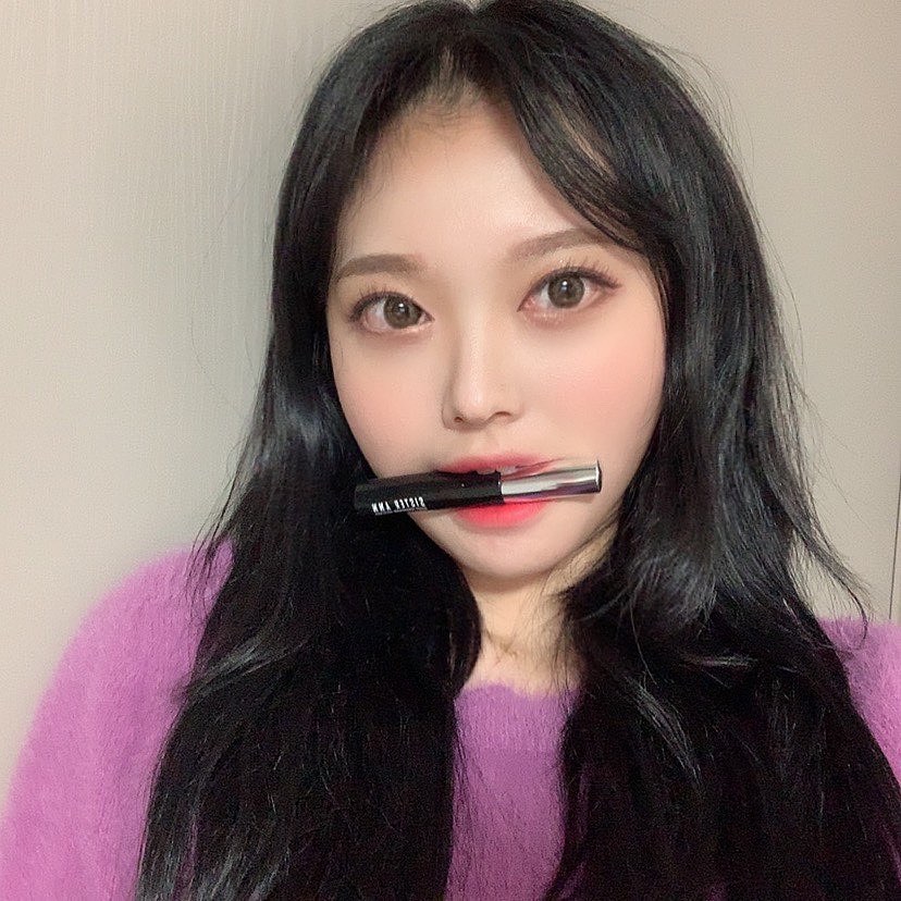 @rhdwb_ on Instagram: “특수 제작된 스마트 브러쉬로 볼륨+롱래쉬+파워컬링+꼼꼼 마스카라를 1개로 모두 연출 가능한 마스카라 강력한 파워프루프, 롱래스팅, 유수분에 강해 오래갑니다💓 . . #씨스터앤 #씨스터앤마스카라 #씨스터앤스마트파워프루프마스카라 #마스카라추천…”