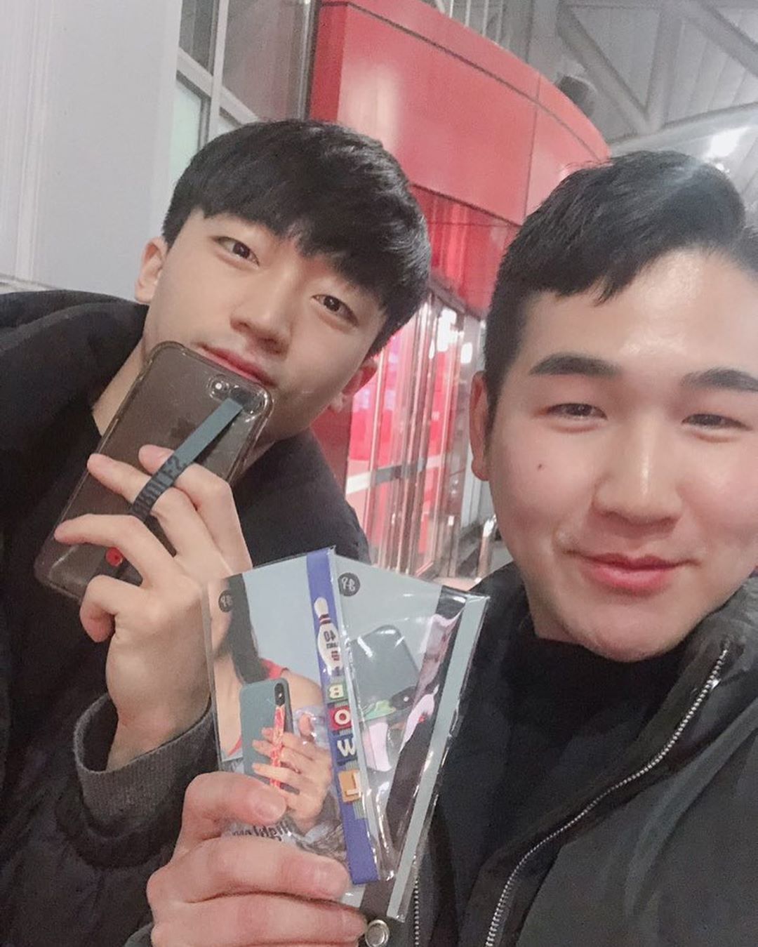 이호경 |🎗| Jayden on Instagram: “많이 컸어 💪🏻 자주 보자 선물 🎁👍”