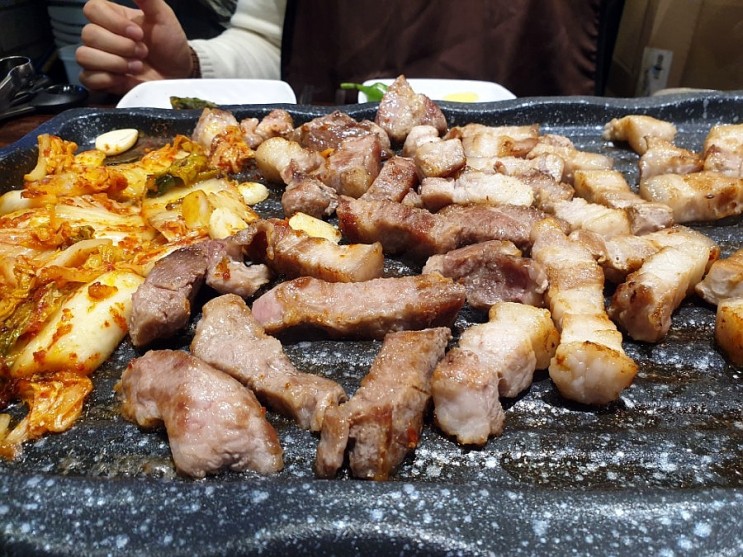 사당역 맛집 북적북적 인기가 많은 고을래이베리코흑돼지 사당점